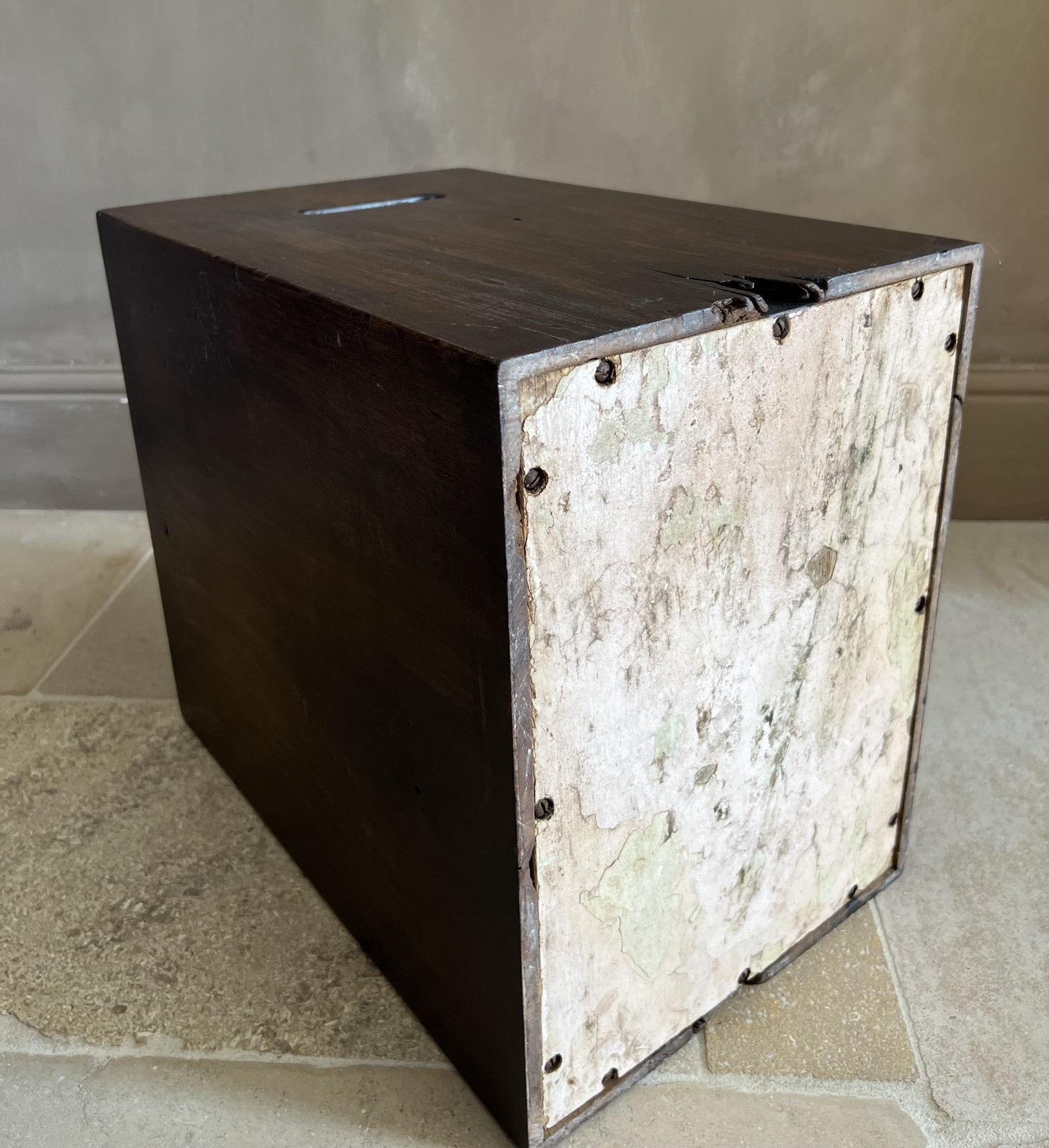 Cube Sidetable 19th Century Dark Walnut For Sale 6
