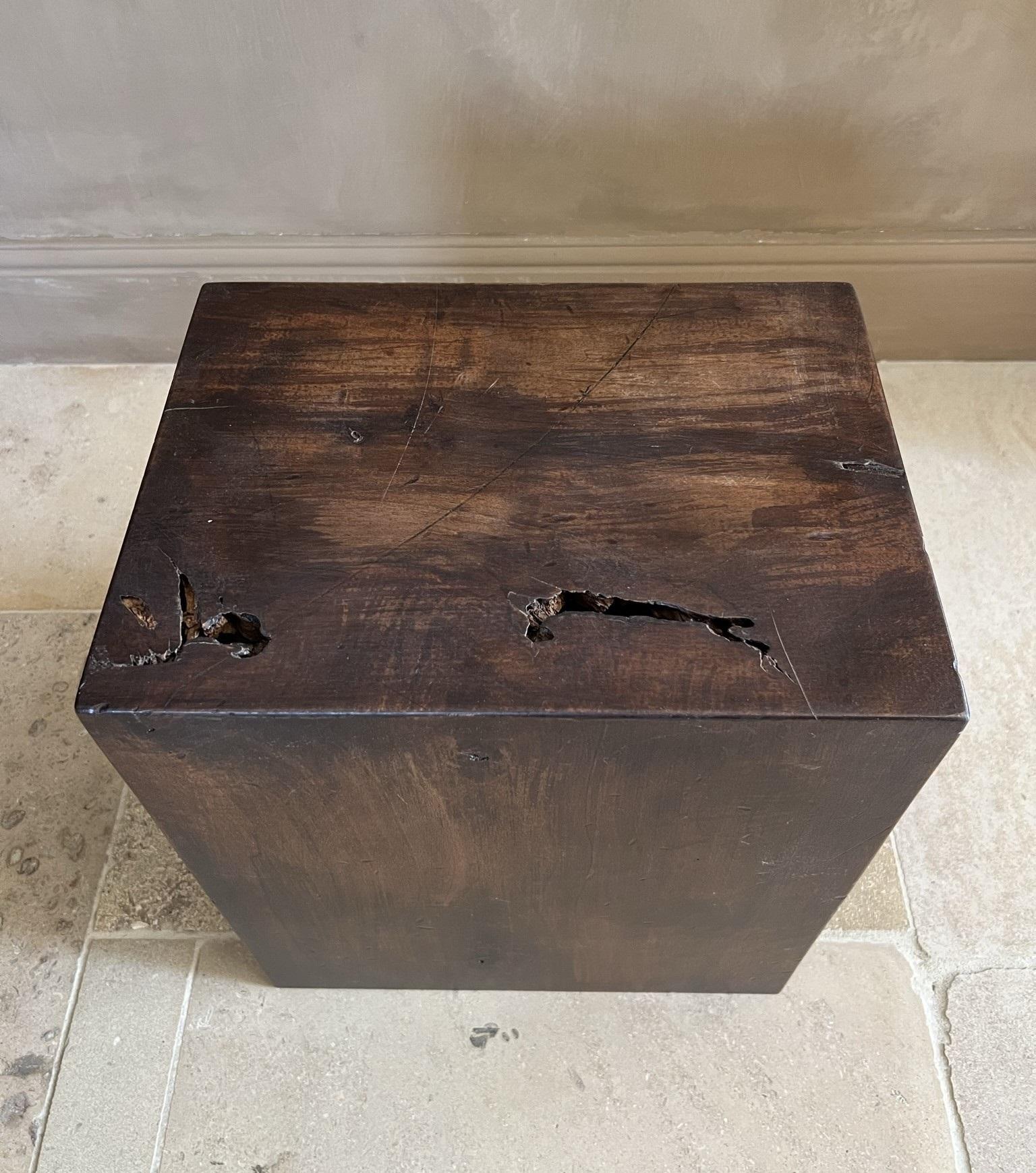Cube Sidetable 19th Century Dark Walnut For Sale 1