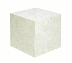 Tavolino a forma di cubo o quadrato in osso o corno