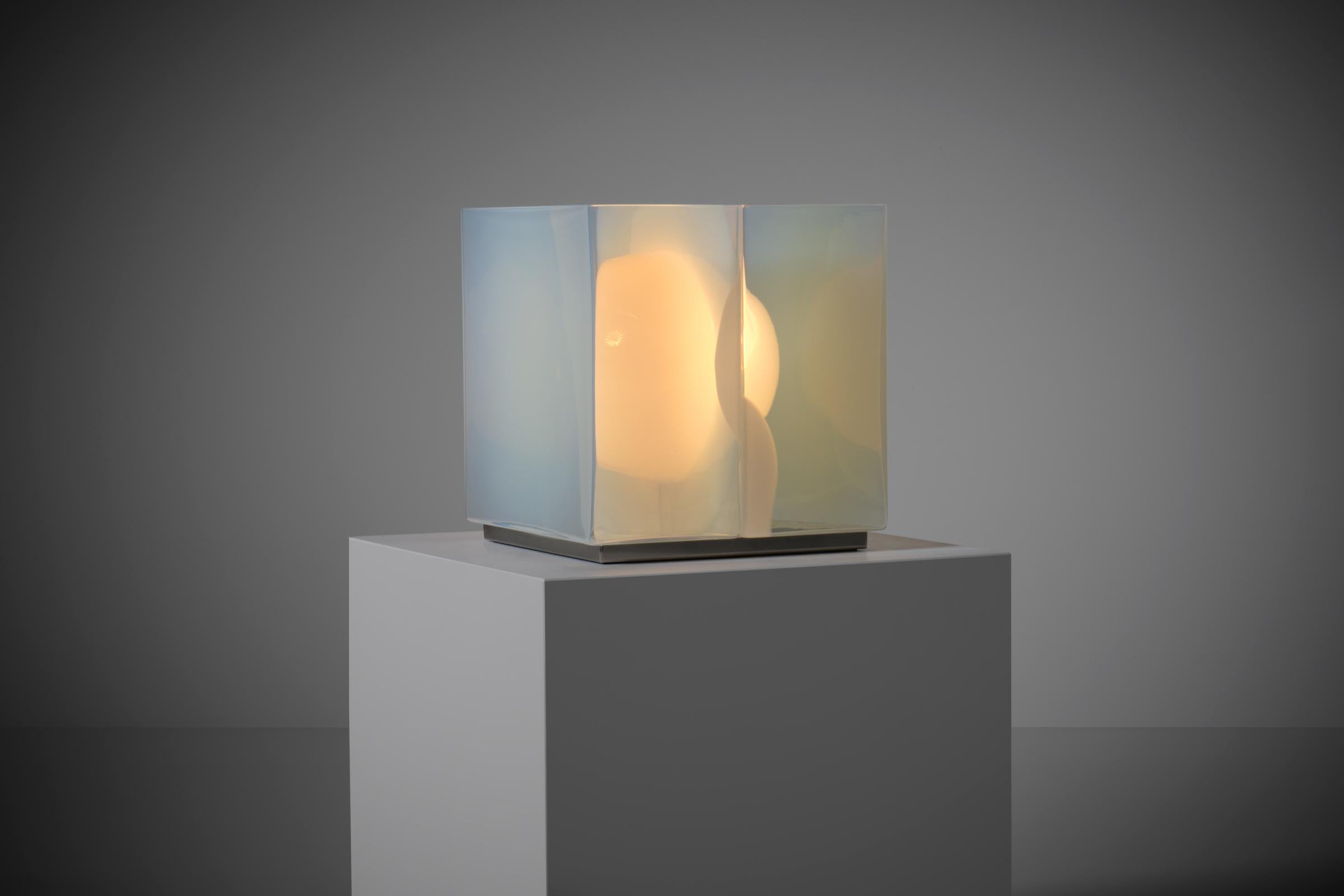 Cube Table Lamp ‘Model Lt323’ by Carlo Nason for Mazegga, Italy, 1970s In Good Condition In Rotterdam, NL