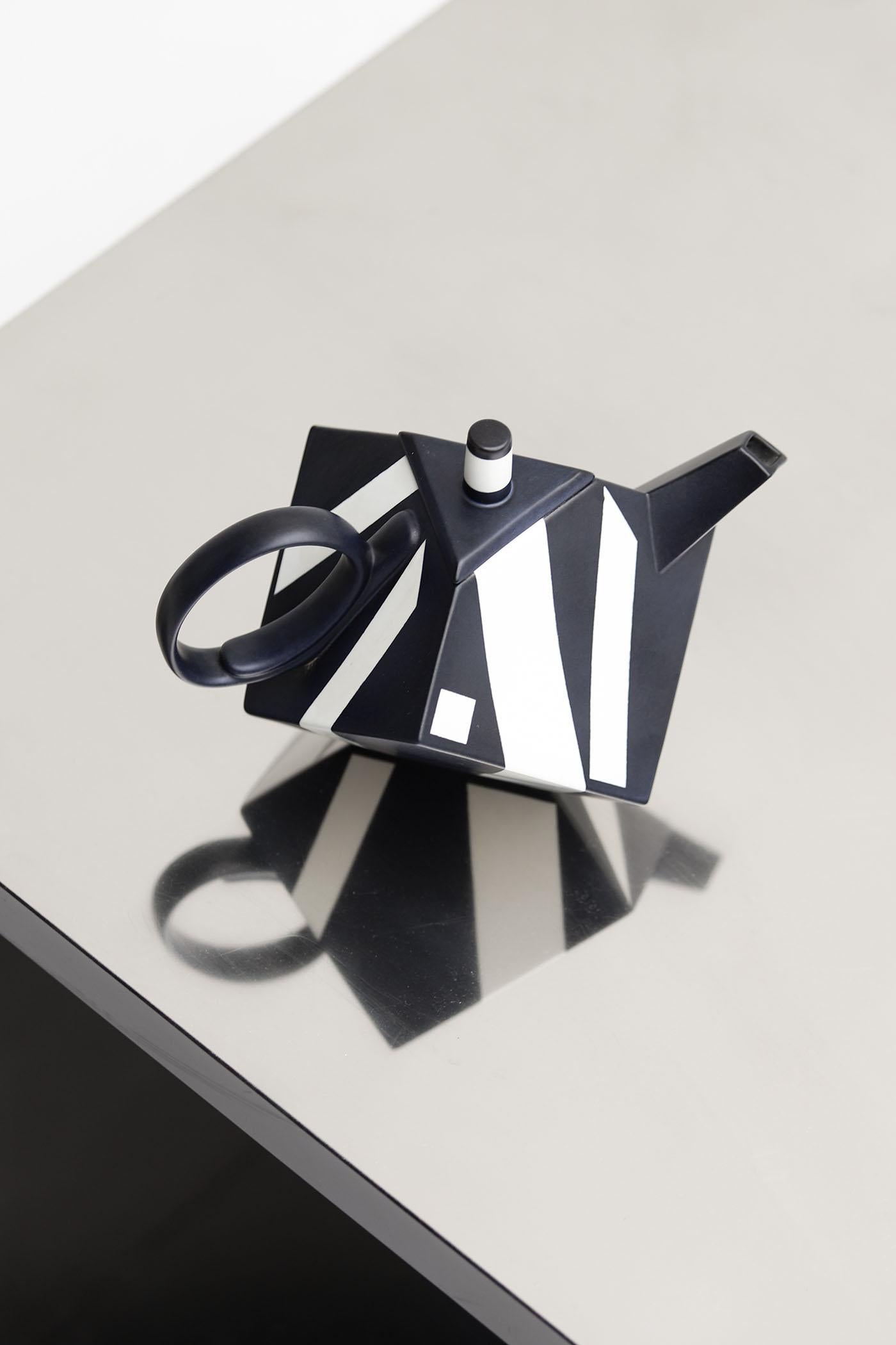 'Cube' teapot by Rolf Sinnemark for Rörstrand, Sweden 1986 In Good Condition In Antwerpen, Antwerp