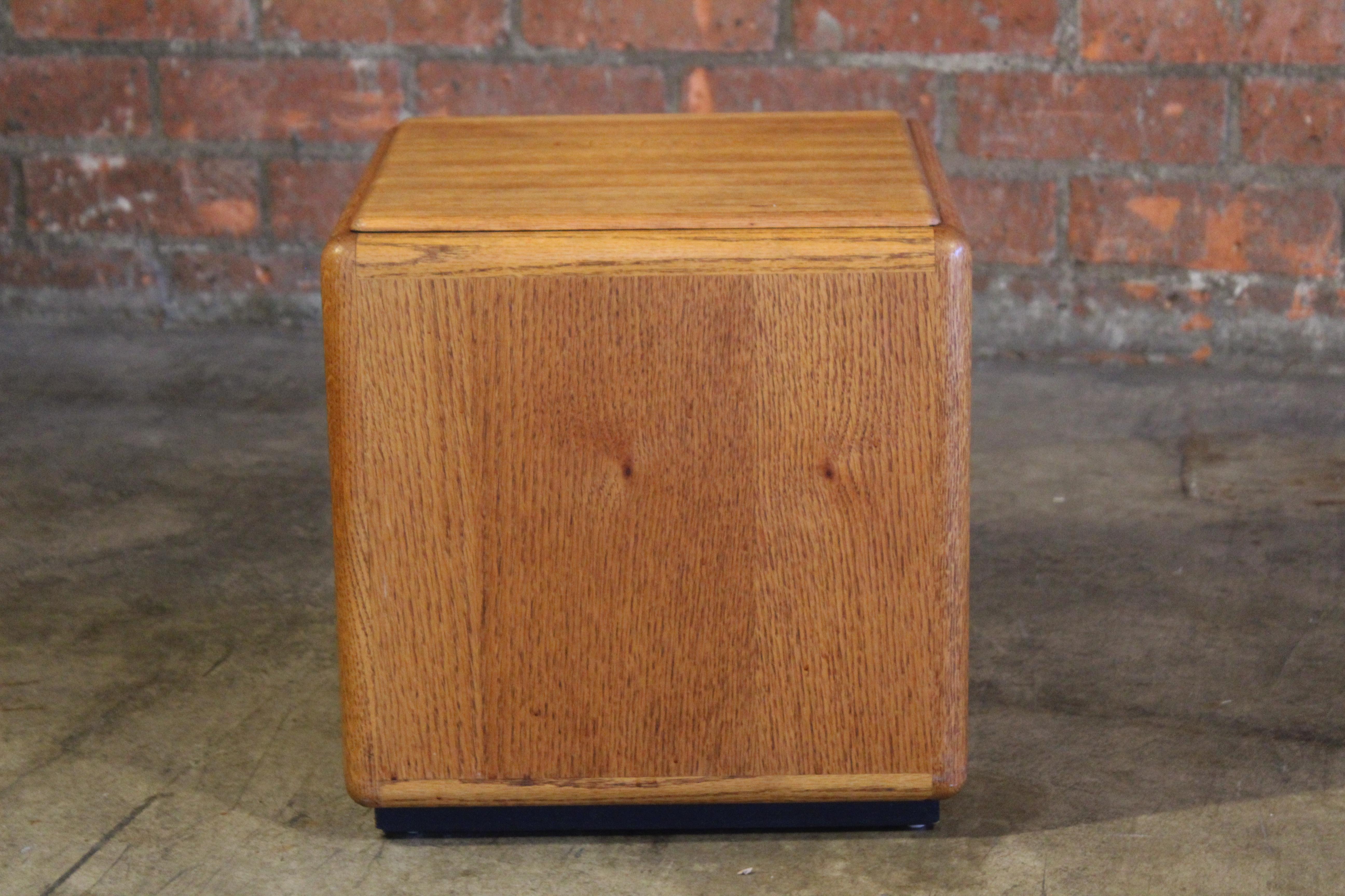 Cubed Oak Storage Side Table by Lou Hodges, California, 1970s In Good Condition For Sale In Los Angeles, CA