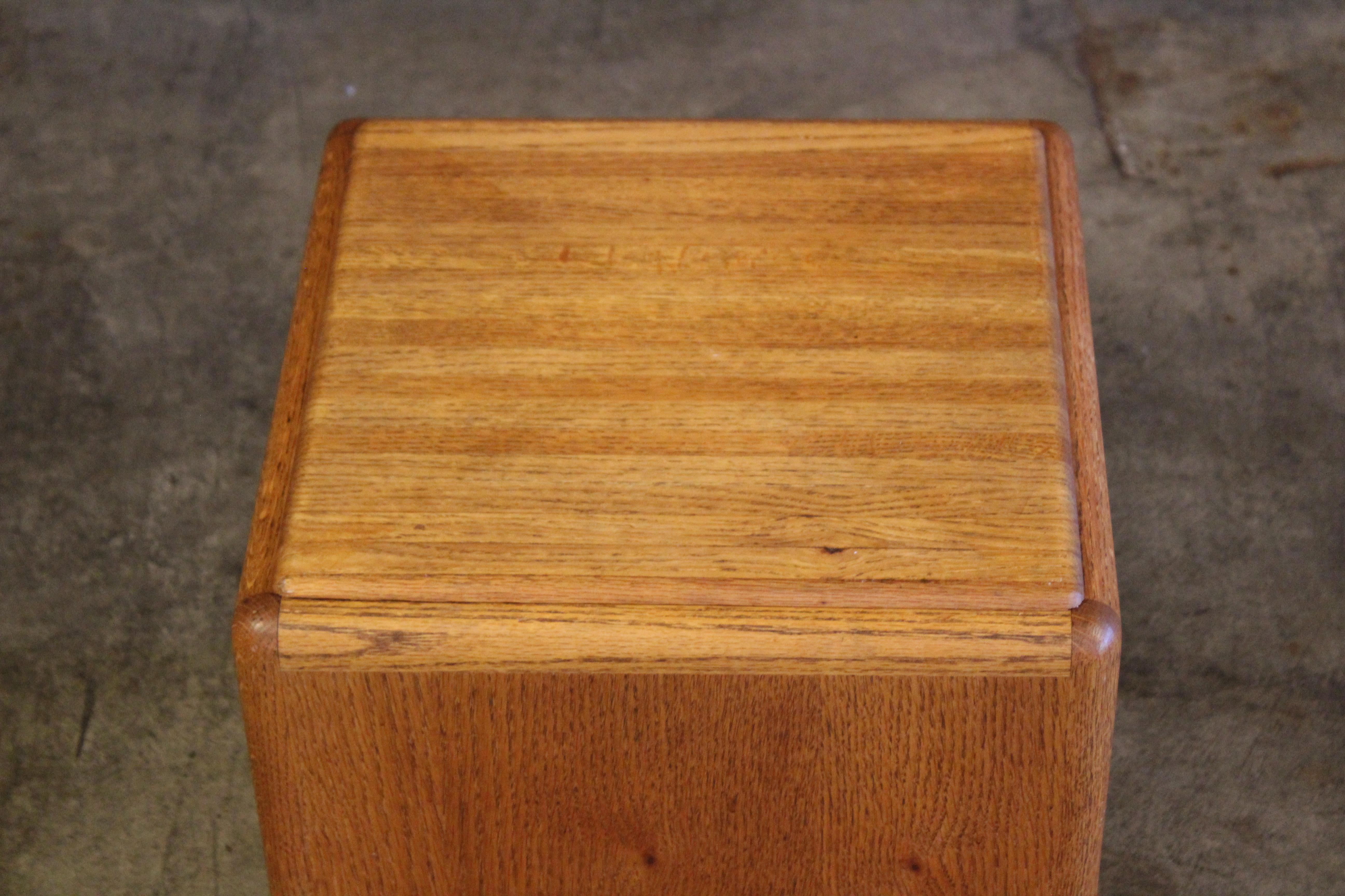 Cubed Oak Storage Side Table by Lou Hodges, California, 1970s For Sale 2
