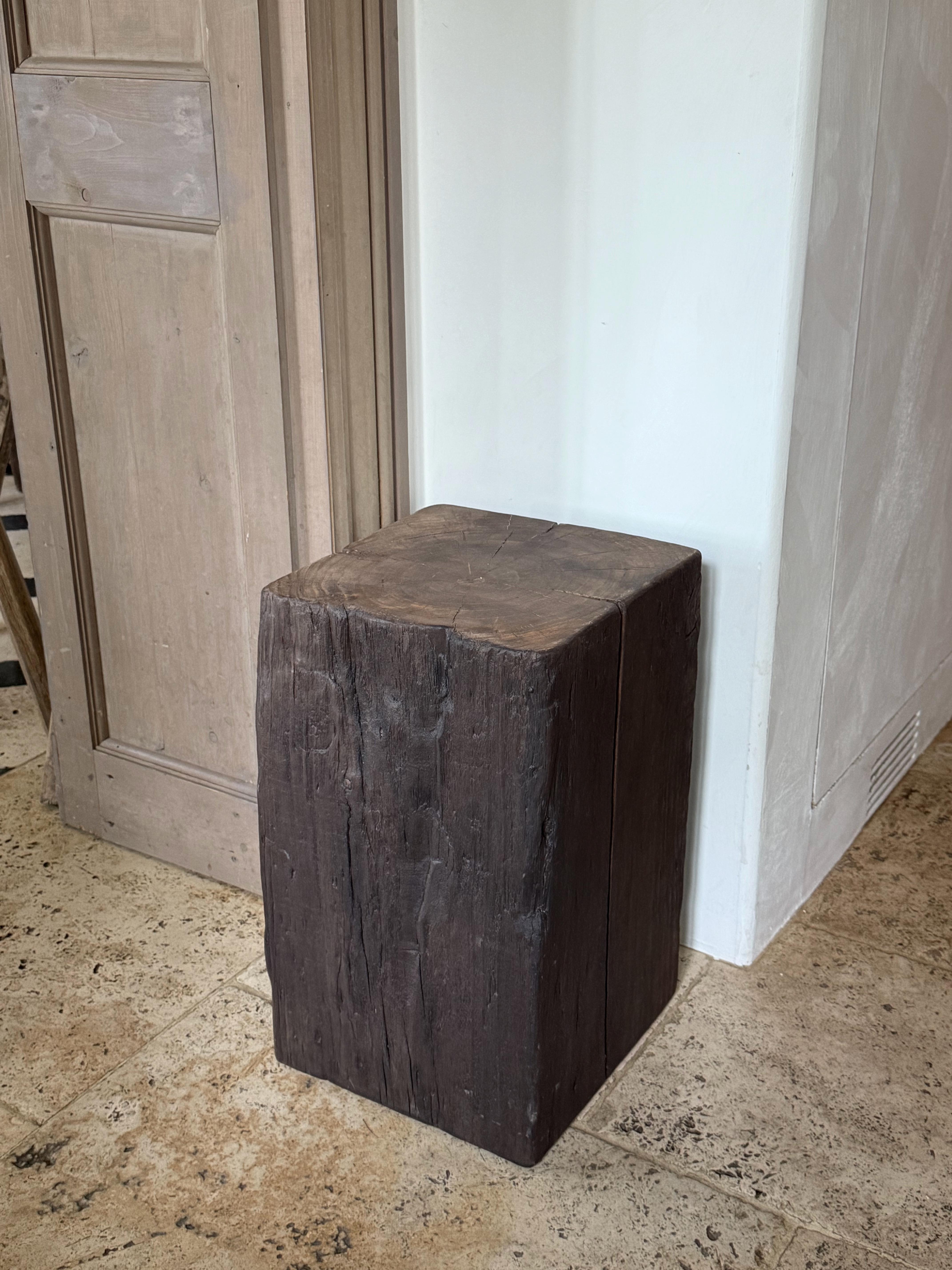 Chêne Cubes in 18th Century Oak Wood en vente