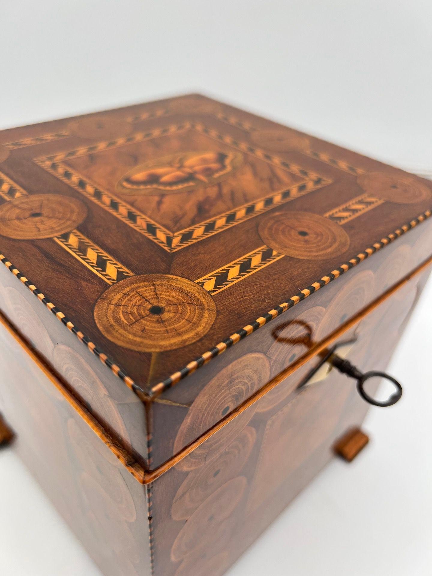 Cubic Biedermeier Box, Walnut with Inlays, Austria, circa 1830 3