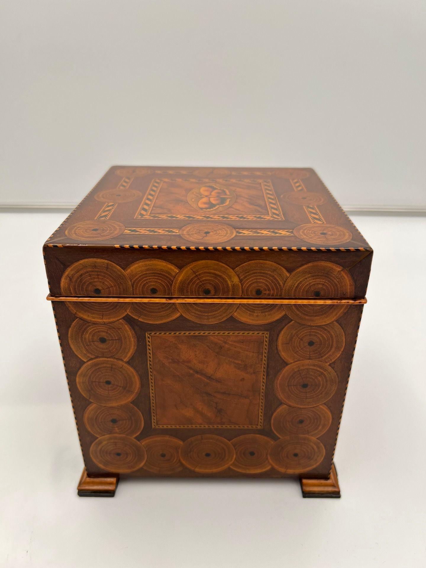 Cubic Biedermeier Box, Walnut with Inlays, Austria, circa 1830 1