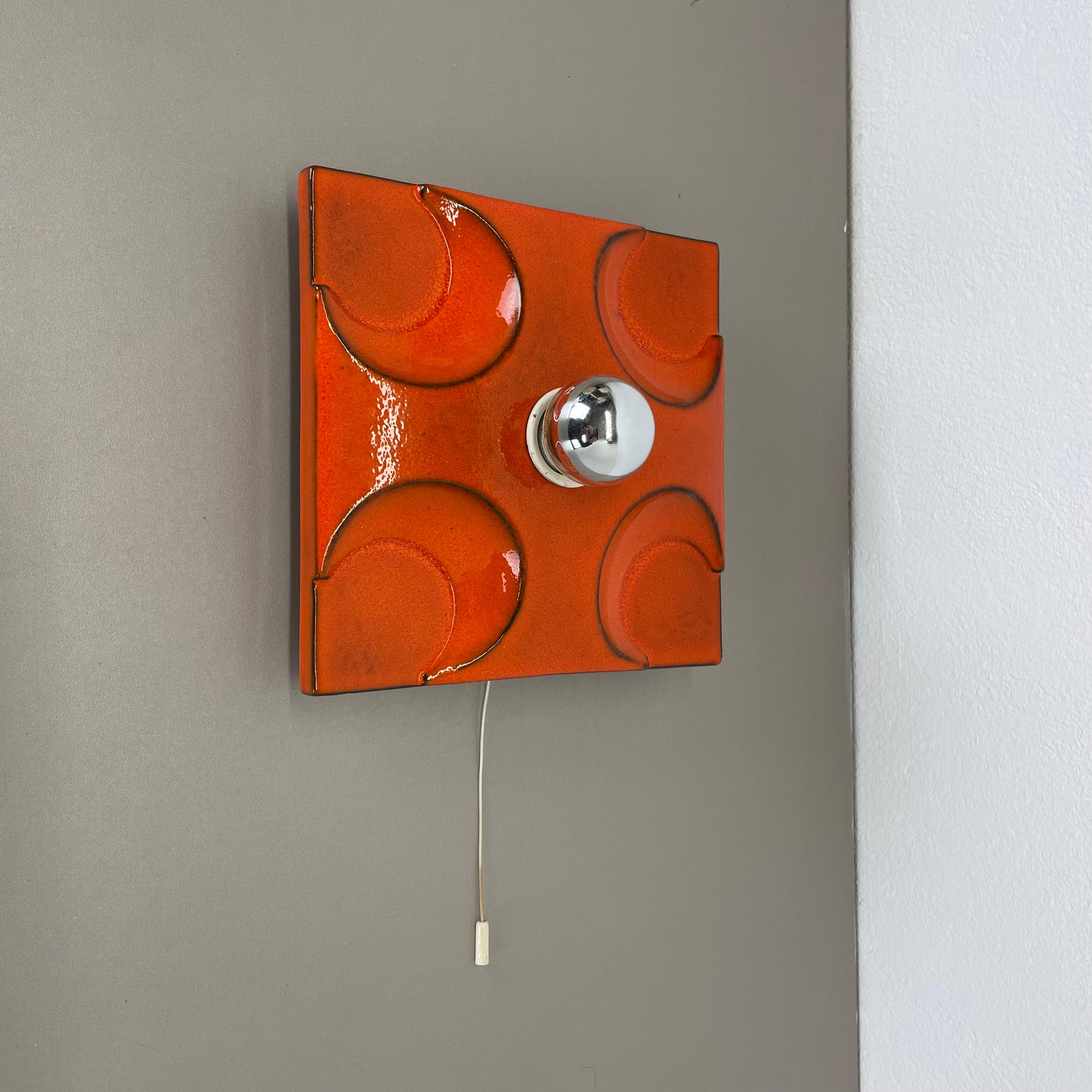 Artikel:

Wandleuchte Sconce.


Produzent:

Neuhaus Leuchten, Deutschland.

Design/One:

Rolf Krüger, 1970er Jahre



Herkunft:

Deutschland.



Alter:

1970s.



Beschreibung:

Original 1970er Jahre modernistische deutsche Wandleuchte aus Keramik