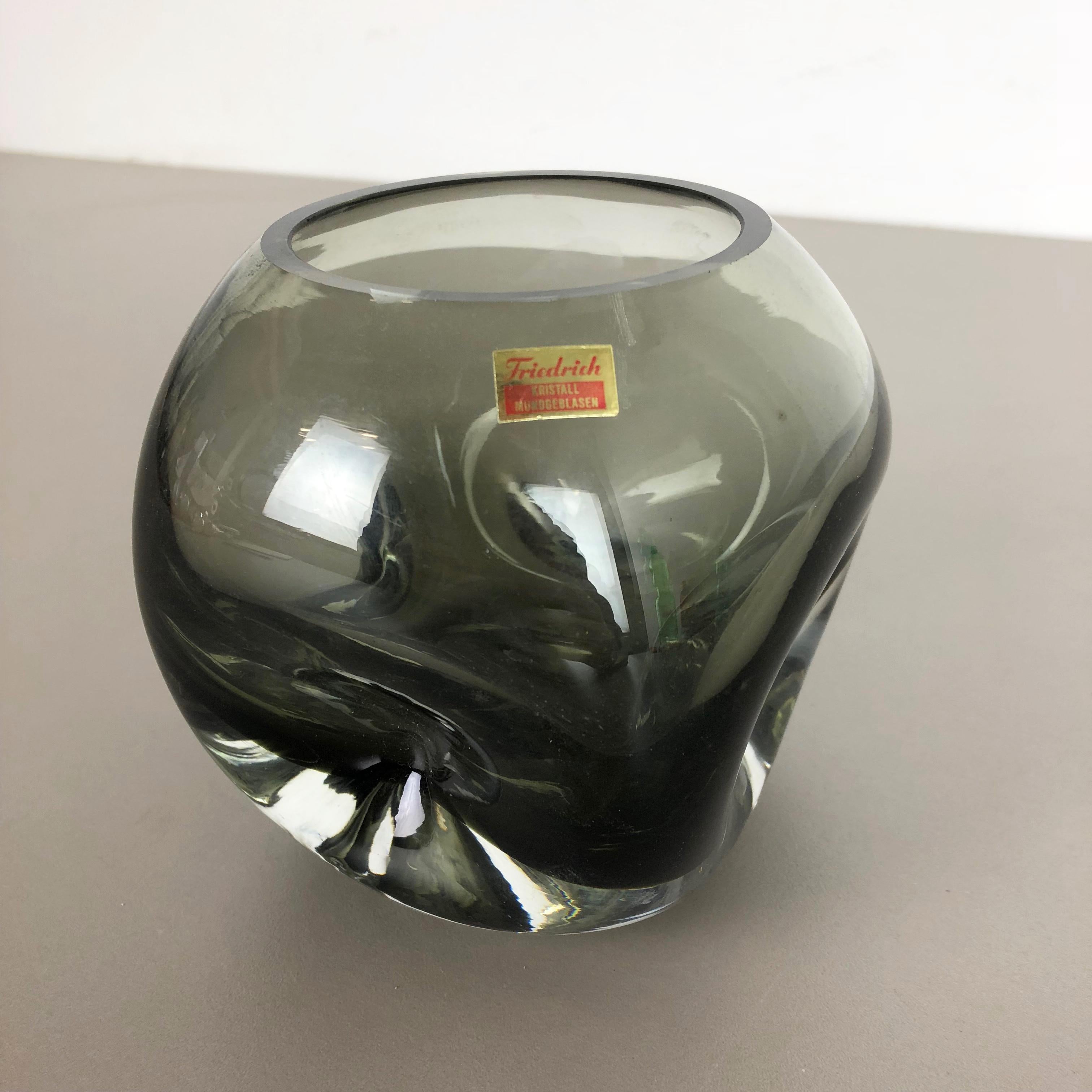 Vase en verre de cristal soufflé à la bouche vert cubique de Friedrich Kristall, Allemagne, 1970 en vente 1