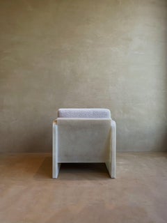 Silla Cúbica Contemporánea de Fibra de Vidrio Beige Natural con Cusión by kar