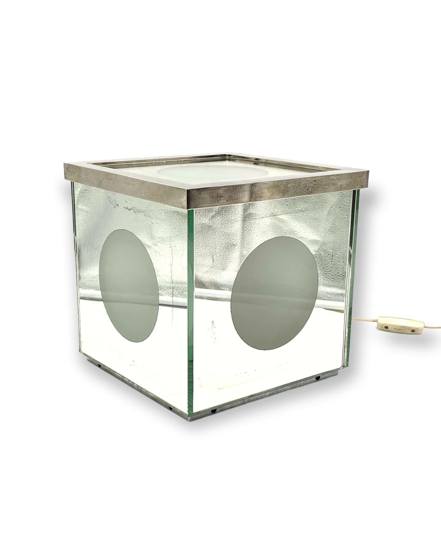 Cubic Mirrored Table Lamp, Italy, 1970s For Sale 1