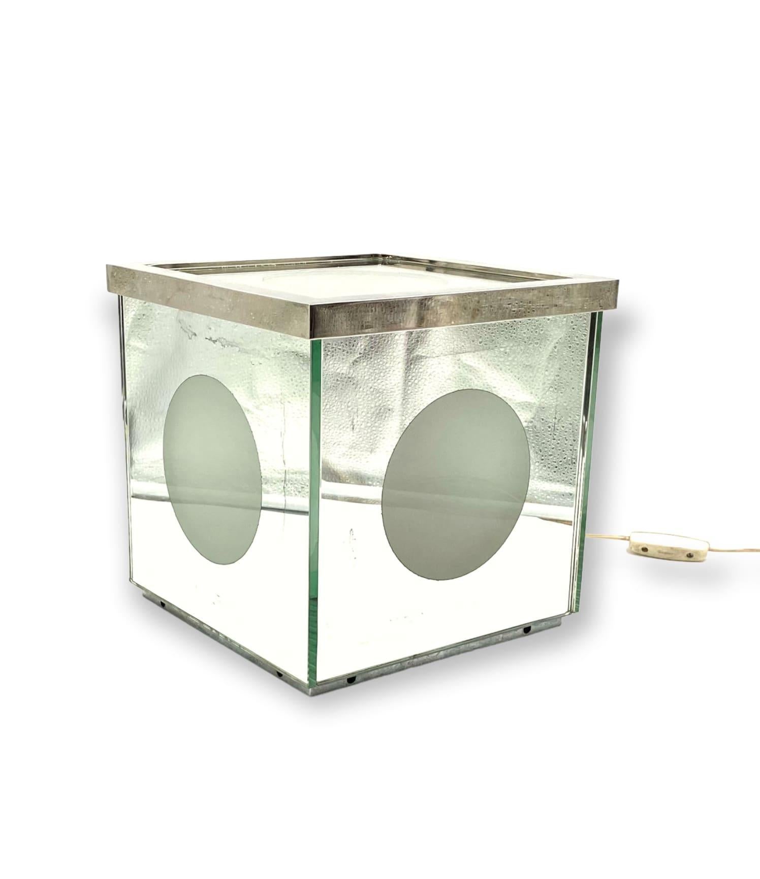 Cubic Mirrored Table Lamp, Italy, 1970s For Sale 2