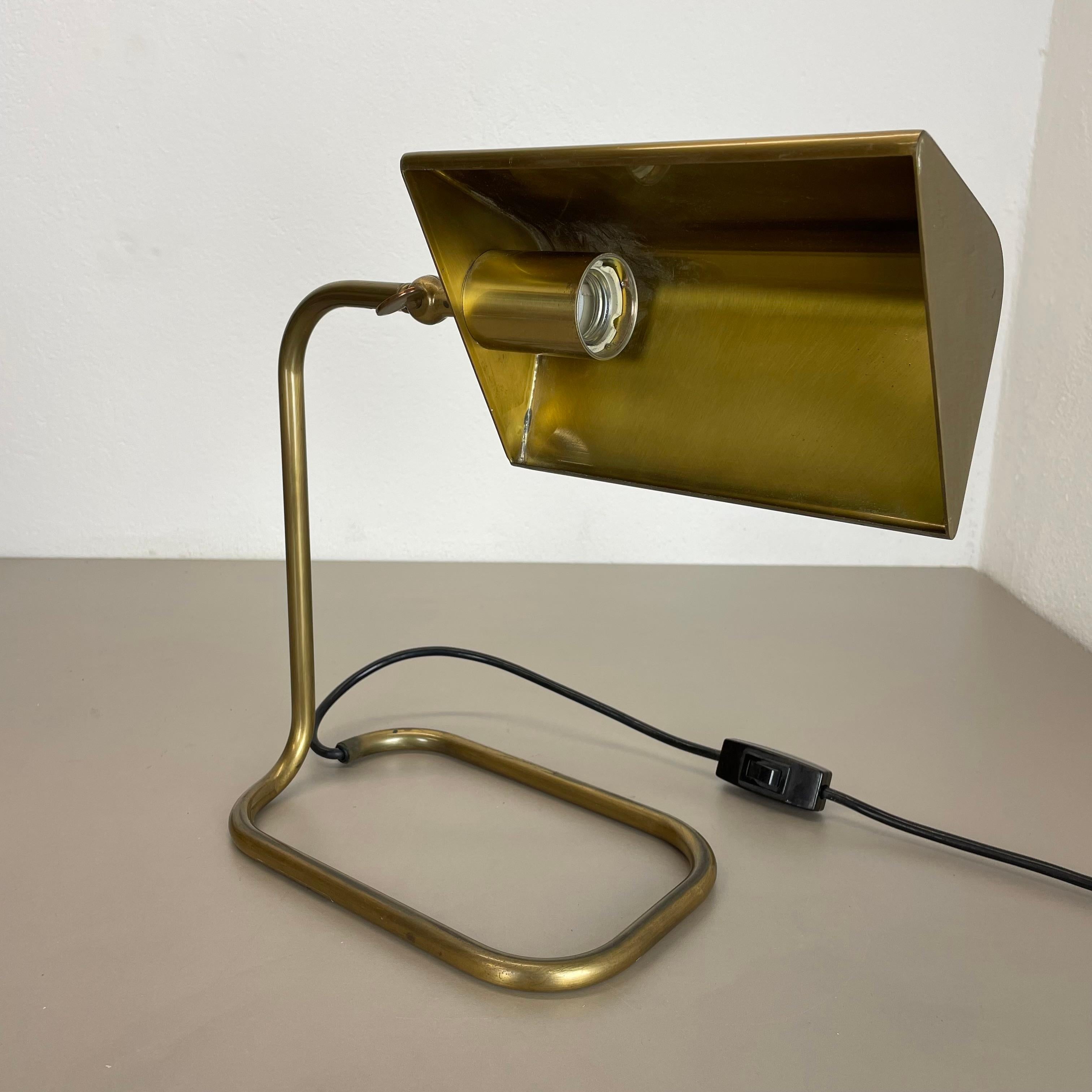 Lampe de bureau cubique moderniste en laiton par Florian Schulz, Allemagne, 1970 en vente 12