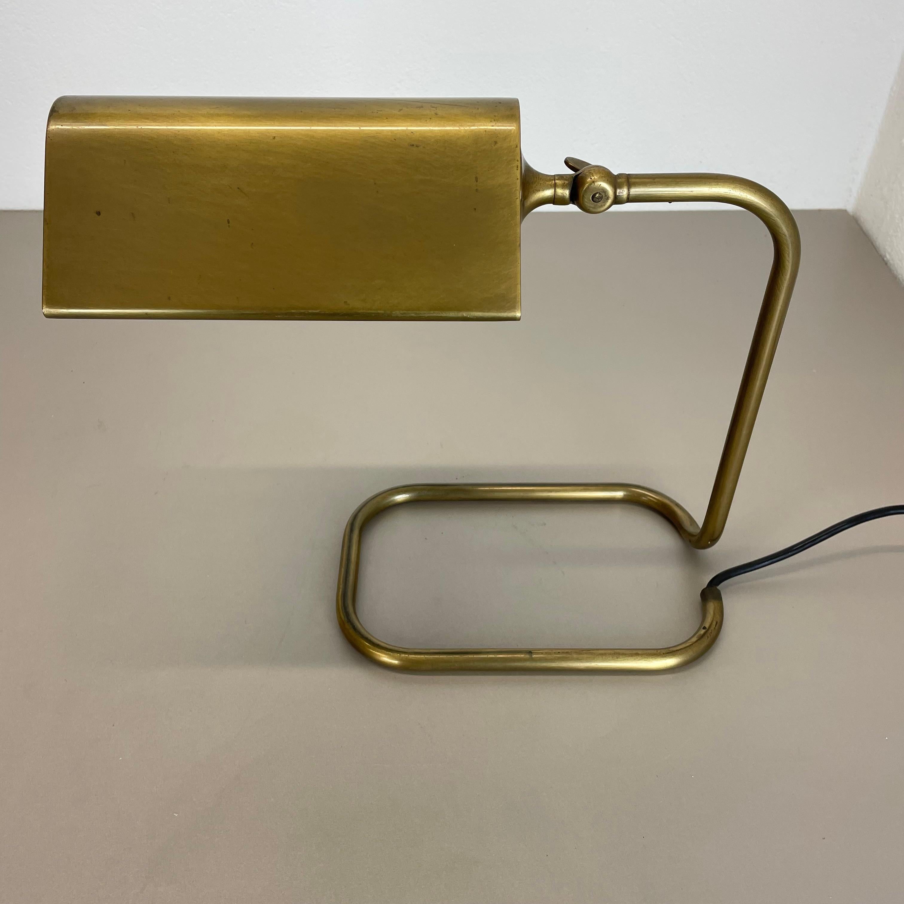 Mid-Century Modern Lampe de bureau cubique moderniste en laiton par Florian Schulz, Allemagne, 1970 en vente