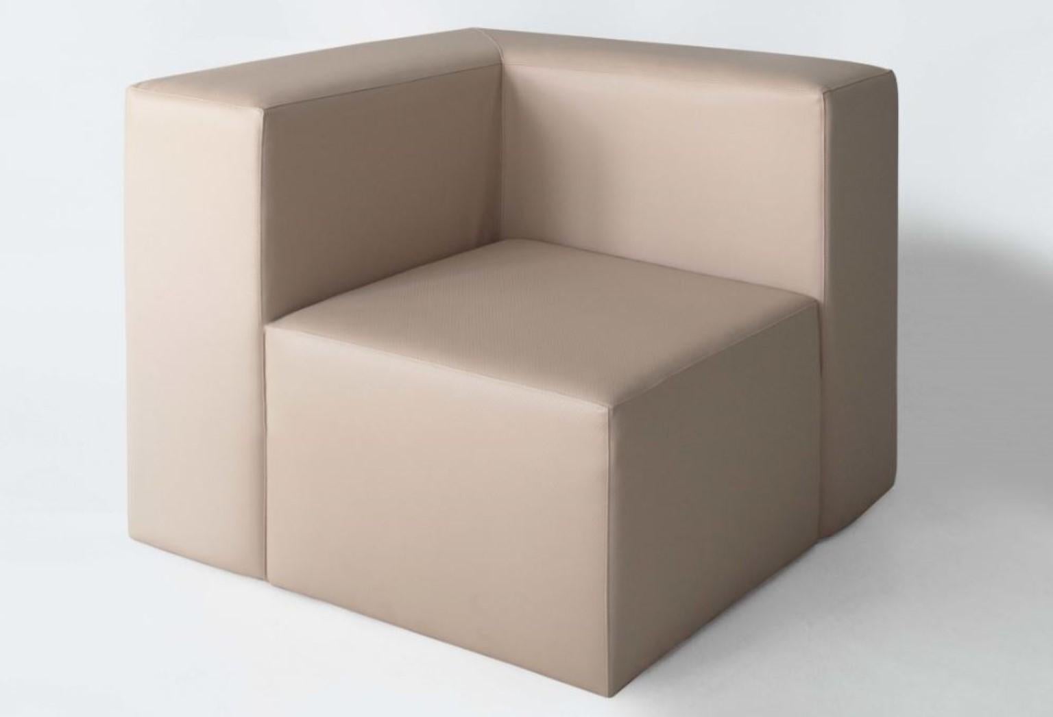 Cubit seat Module in Marine leather by Studio Christinekalia
Dimensions: W 90 x D 90 x H 75 cm (seat height 45 cm).
Materials: Plush Fabric, Marine Leather, wood.

Christine Kalia is a design studio exploring modes of spatial relations between