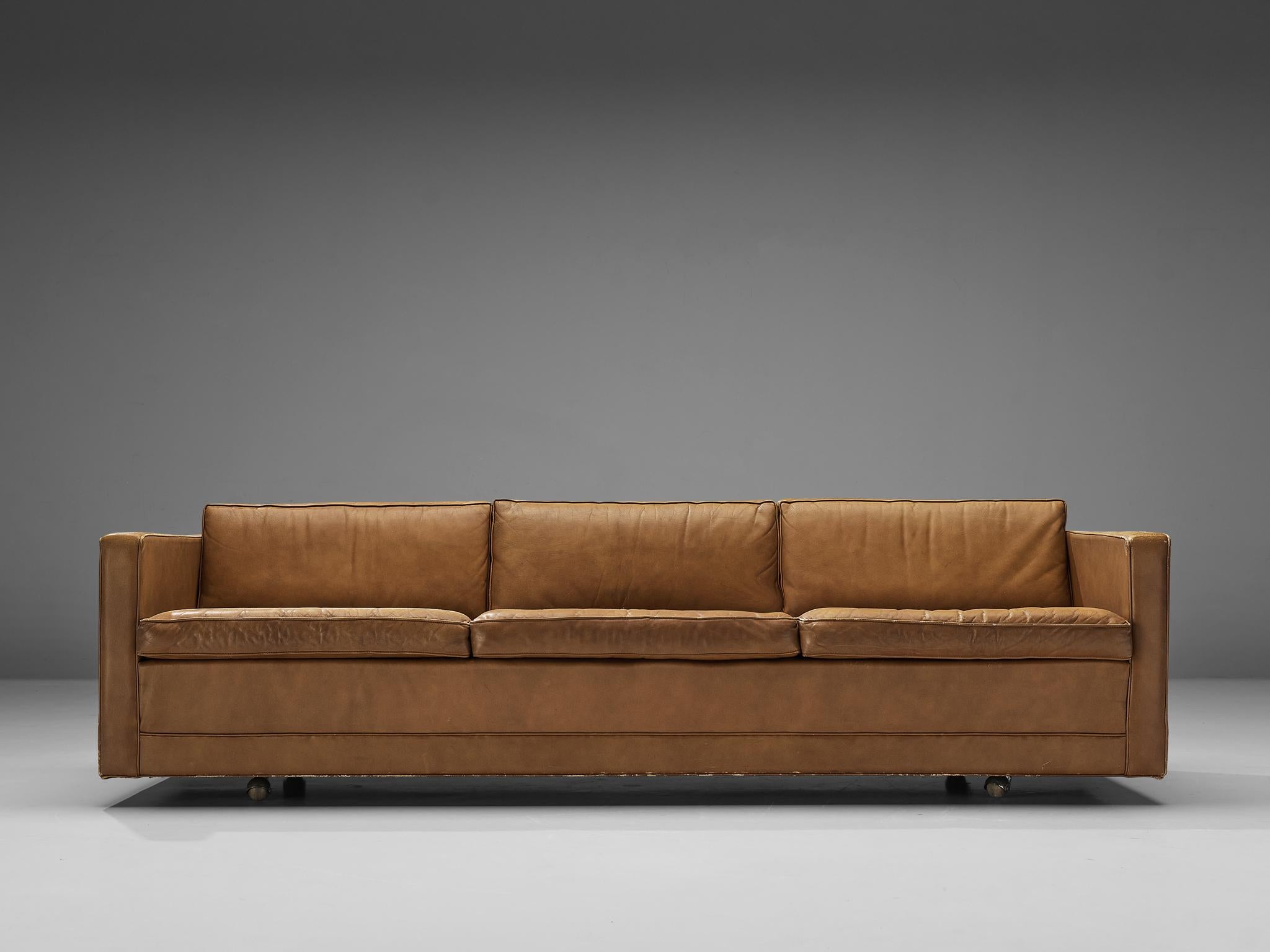 Mid-Century Modern Artifort Canapé trois places Cubic en cuir Brown  en vente