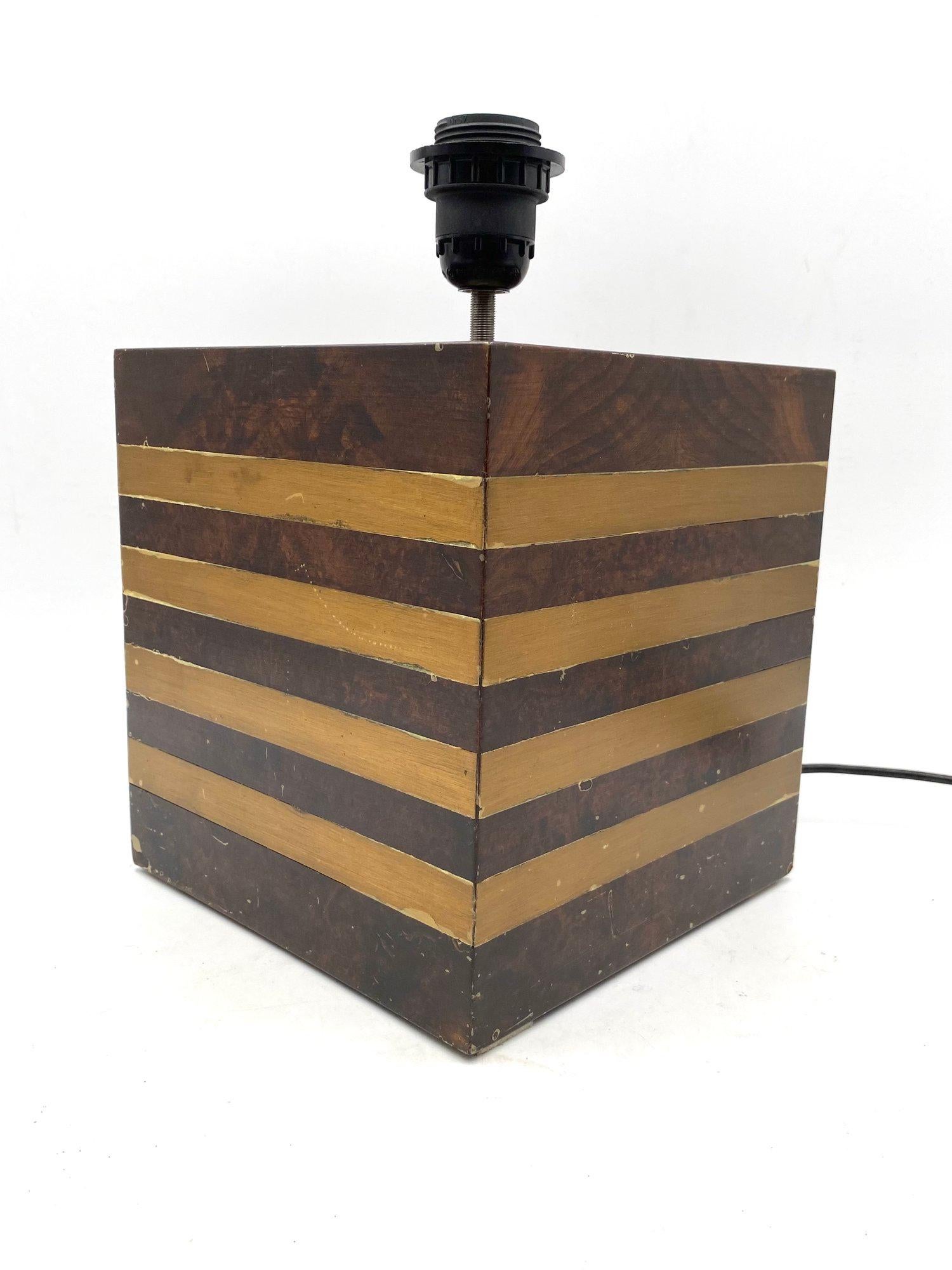 Cubic Wooden and Brass Table Lamp Base, Italy, 1970s For Sale 1