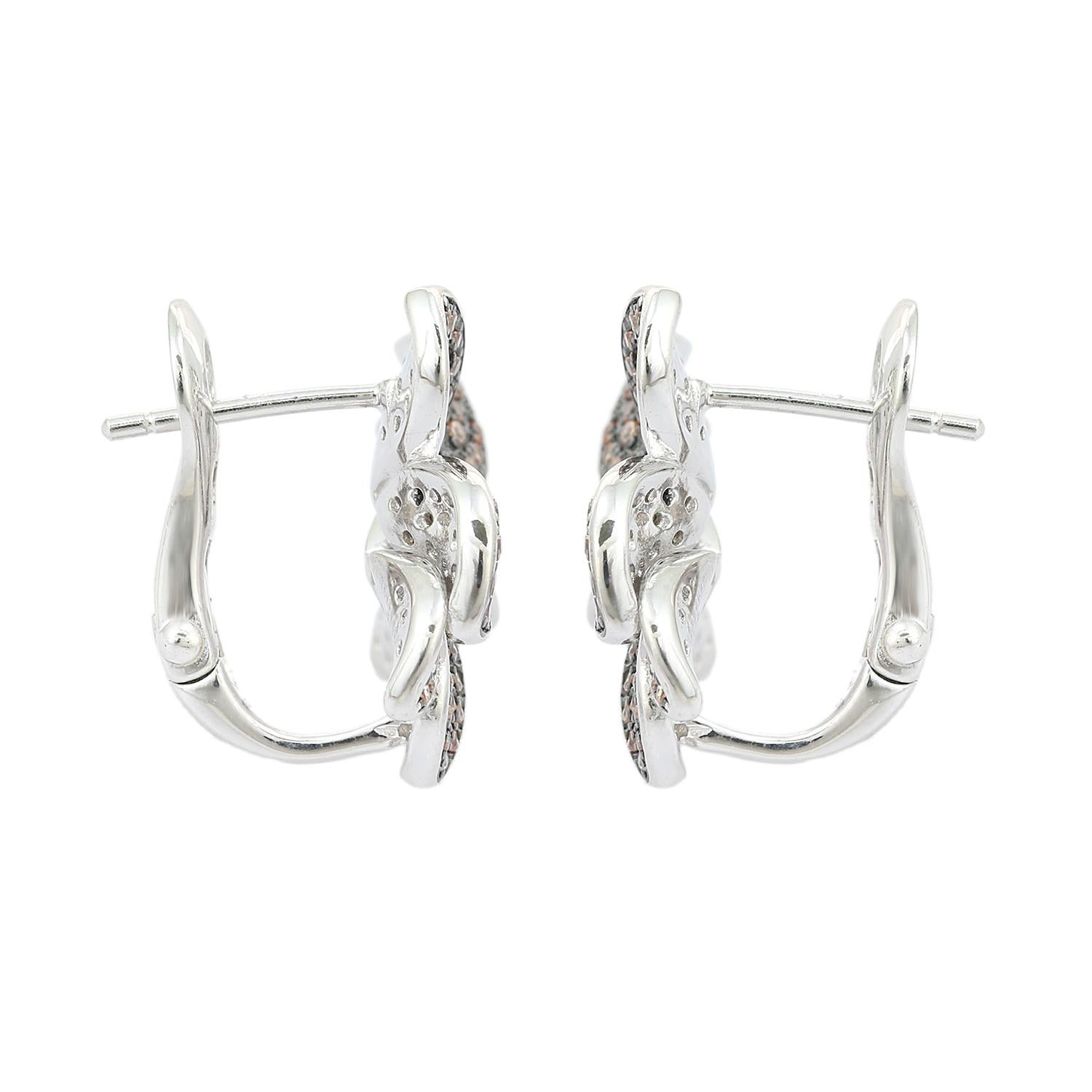 Cubic Zirconia Antique Style Lily Flower Stud Earrings for Fiance Gift in Silver In New Condition For Sale In New York, NY