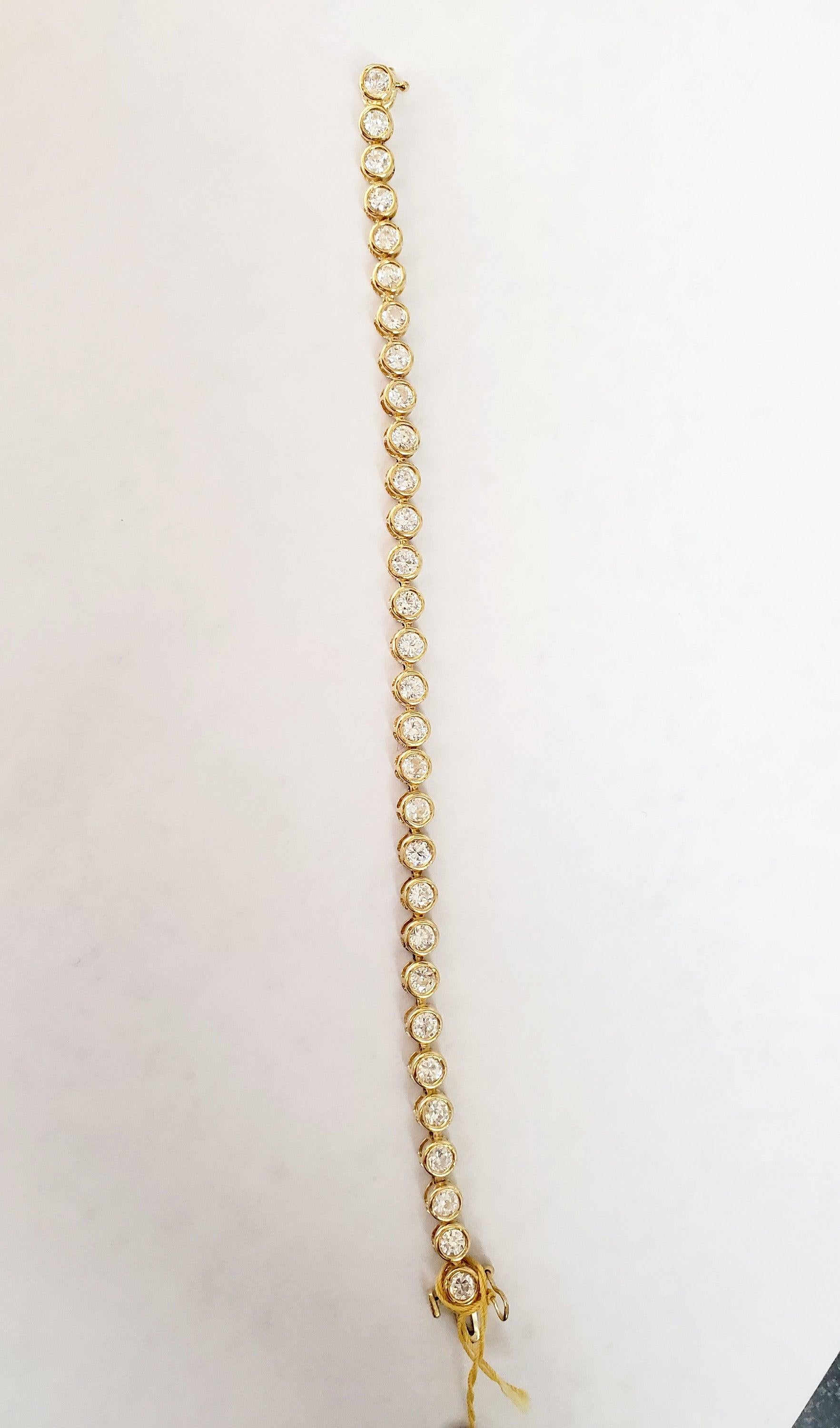 Pulsera de tenis con bisel de circonitas cúbicas 7,50 ctw Oro blanco o amarillo de 14k en venta 2