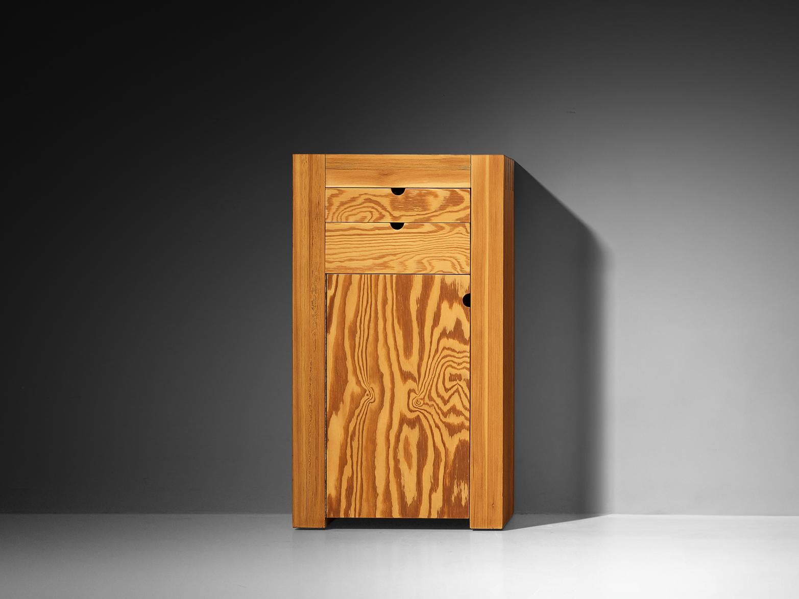 Mid-Century moderno Armadio cubico in pino dell'Oregon in vendita