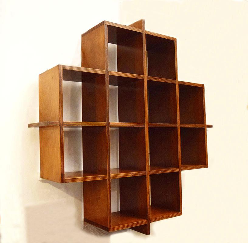 Italian Cubical wall bookcase in laminated made in Italy 1970s For Sale