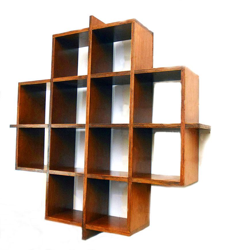 Cubical wall bookcase in laminated made in Italy 1970s In Good Condition For Sale In Parma, IT