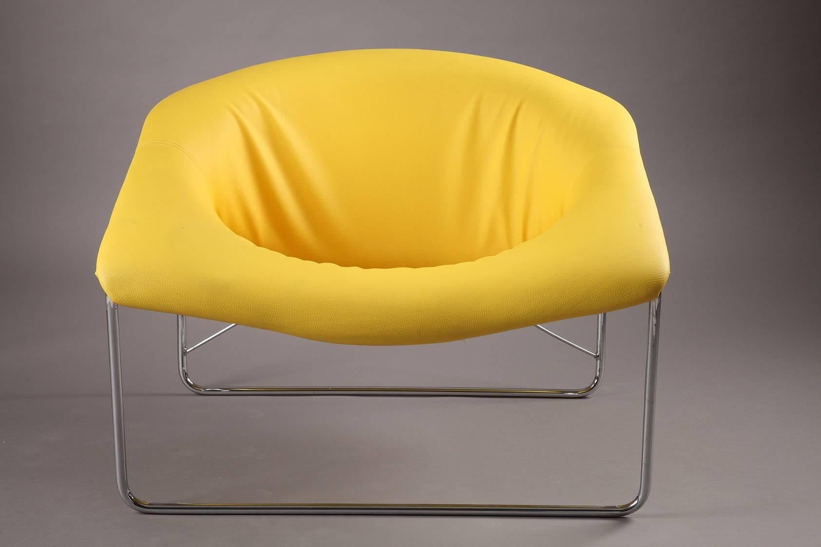 Cubique chair with steel frame and yellow leather-like basis. Designed by Olivier Mourgue in 1968 for Airborne International, France,

circa 1968
Dimension: W 32.3 in, D 29.9in, H 24.8in.
Dimension: L 82cm, P 76cm, H 63cm.

Literature
Olivier