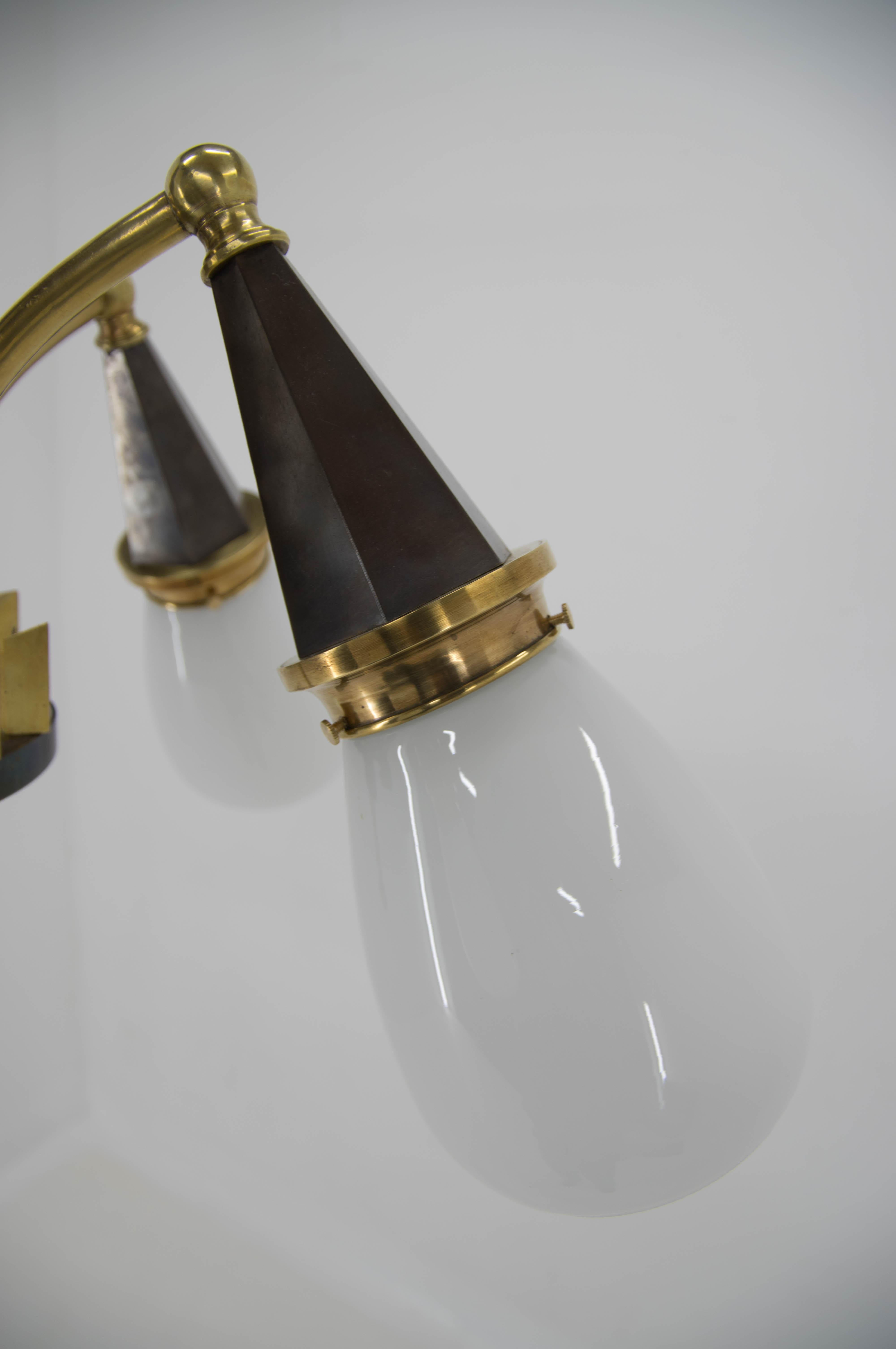 Cubism Brass and Glass Chandelier, 1930s, Perfect Condition For Sale 4