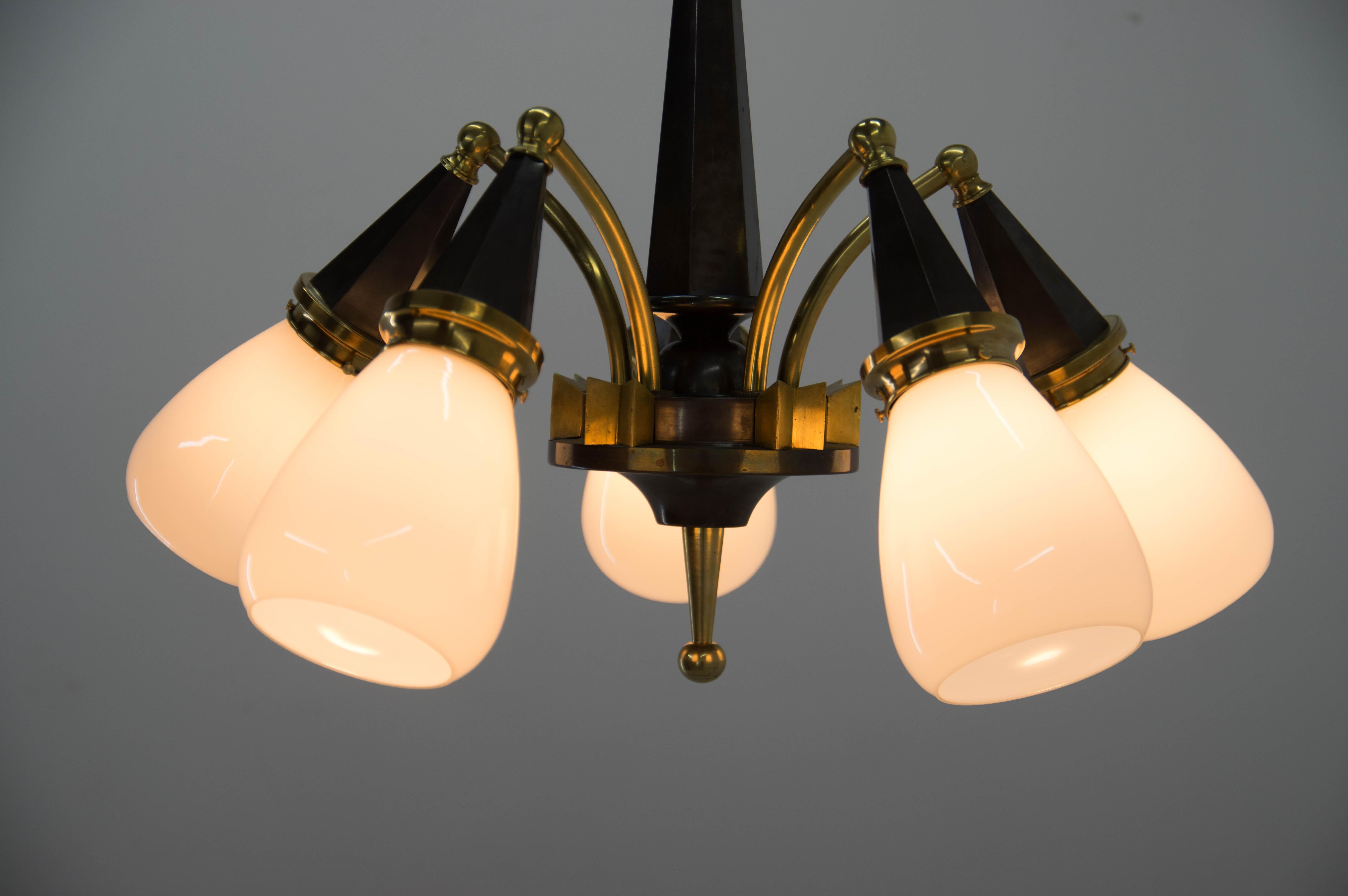 Cubism Brass and Glass Chandelier, 1930s, Perfect Condition In Good Condition For Sale In Praha, CZ