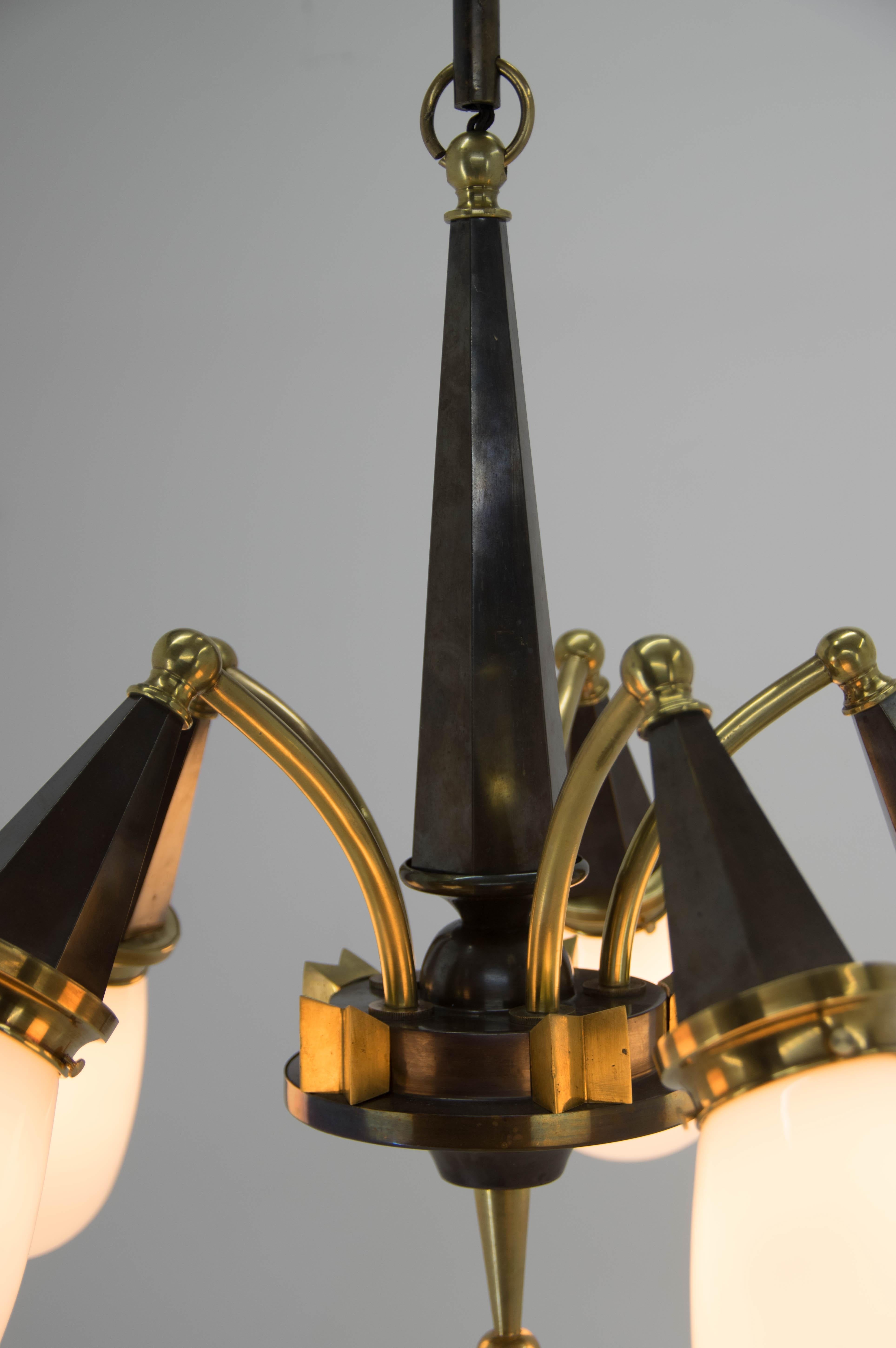 Cubism Brass and Glass Chandelier, 1930s, Perfect Condition For Sale 2