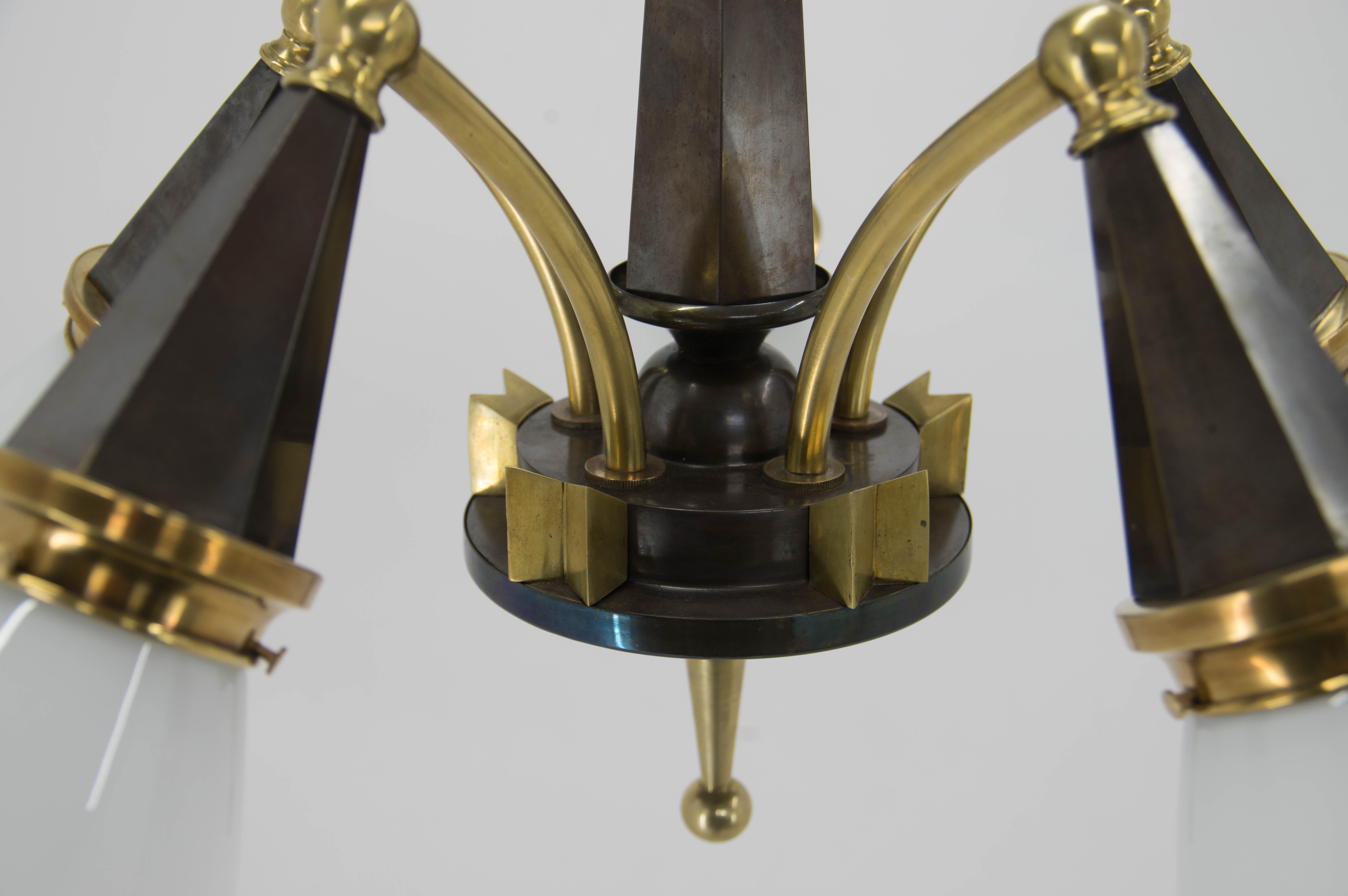 Cubism Brass and Glass Chandelier, 1930s, Perfect Condition For Sale 3