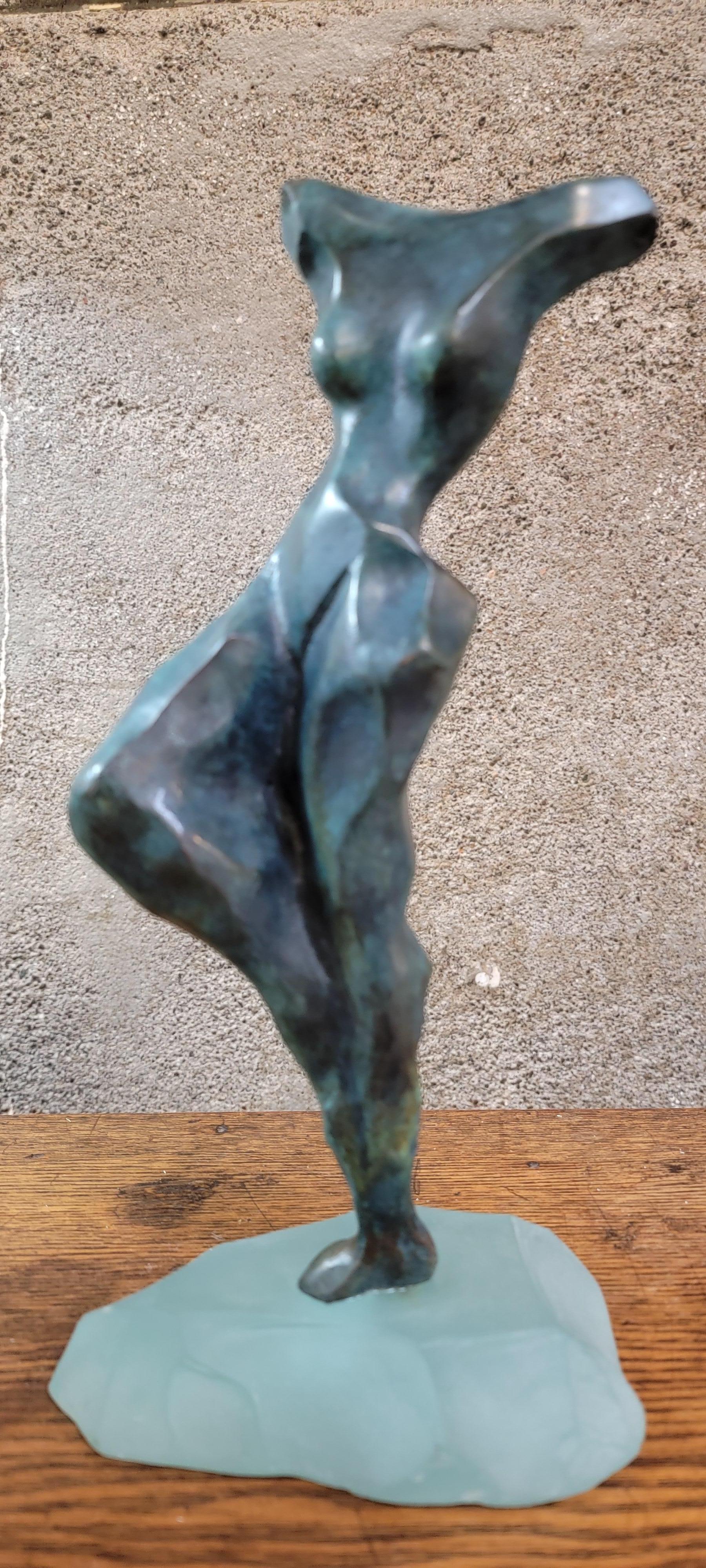 Français Sculpture en bronze cubiste de figures nues de Dominique Dardek en vente