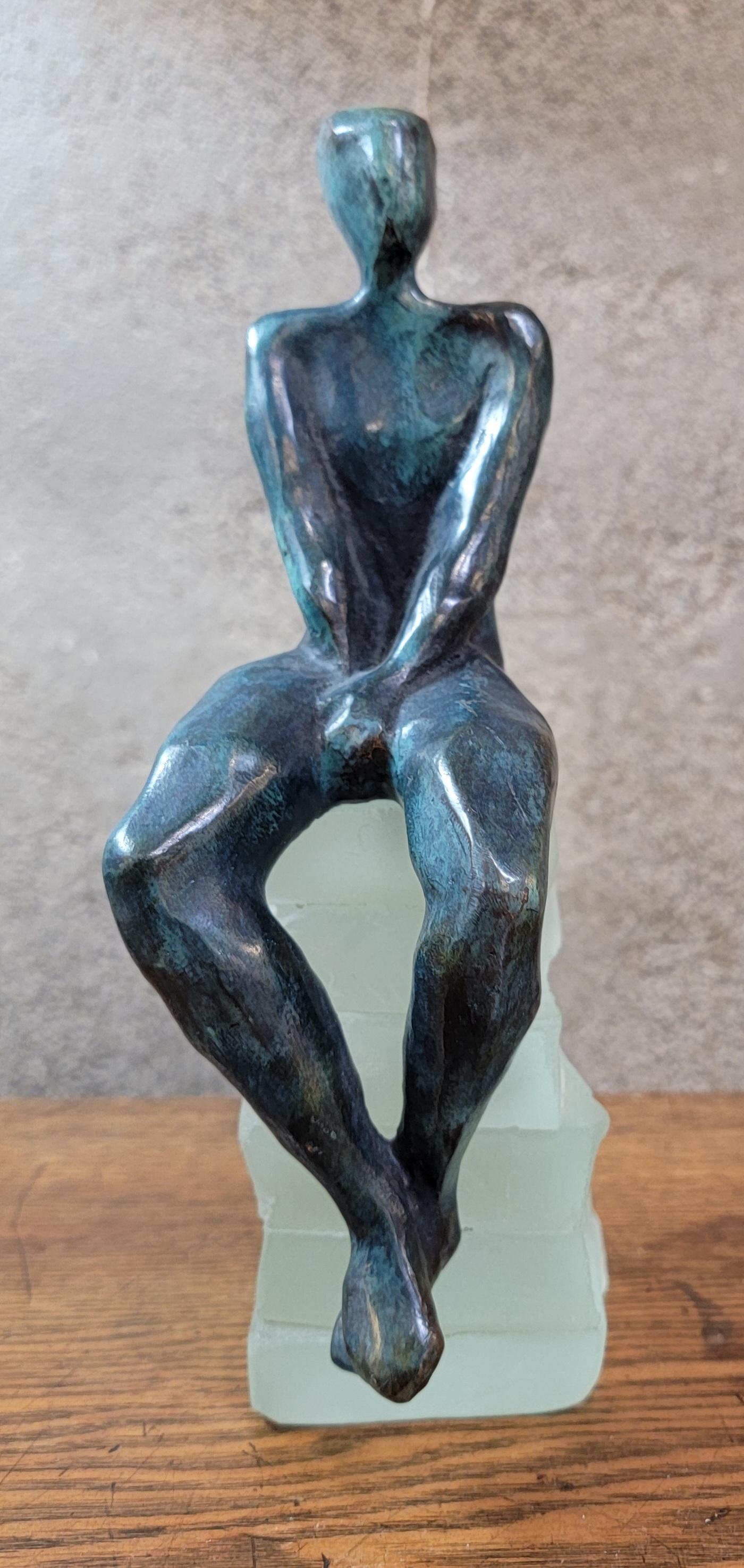 Kubistische Bronzeskulptur von nackten Figuren von Dominique Dardek (Gegossen) im Angebot