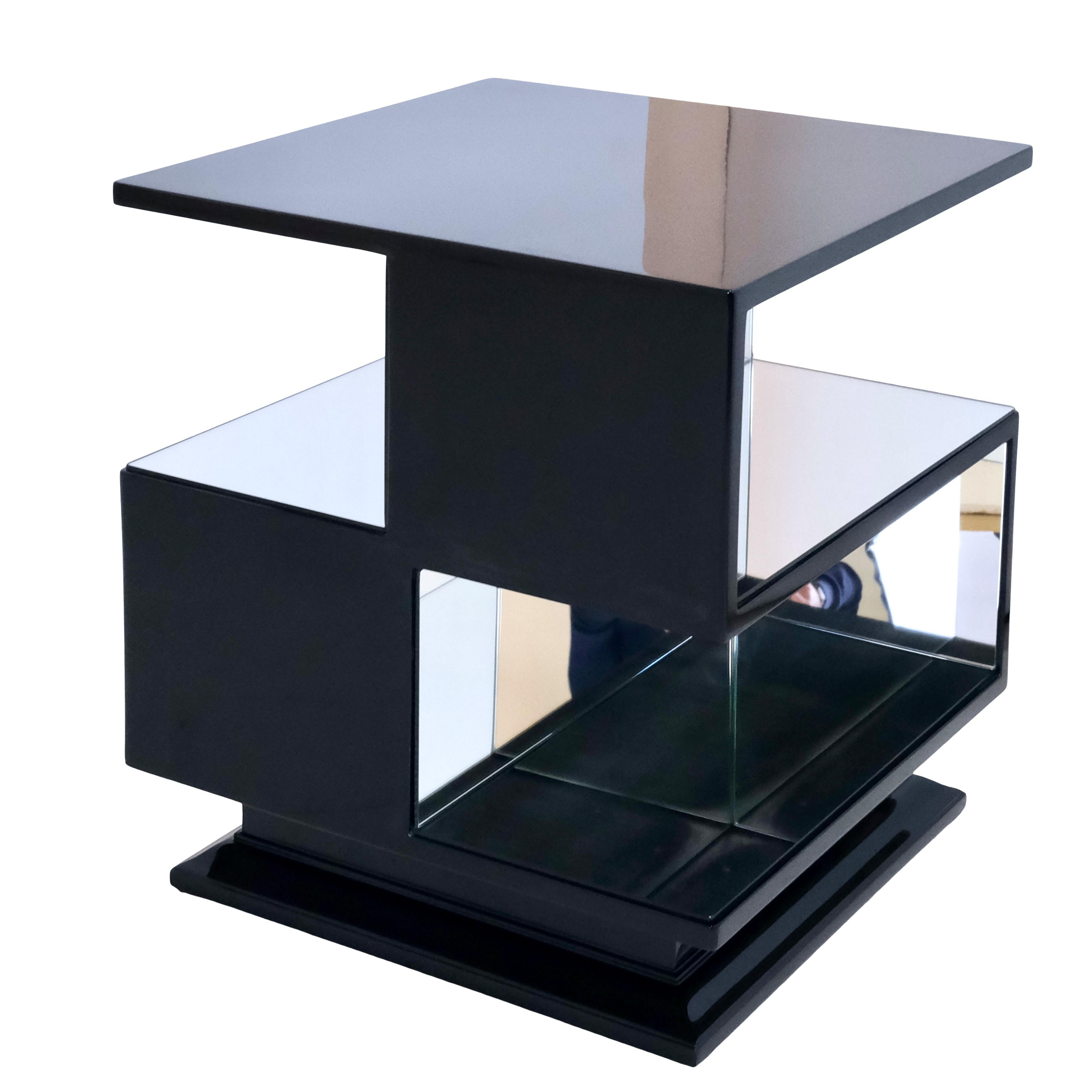 French Cubist Art Deco Side Table in Black Lacquer with Mirrored Surfaces  For Sale