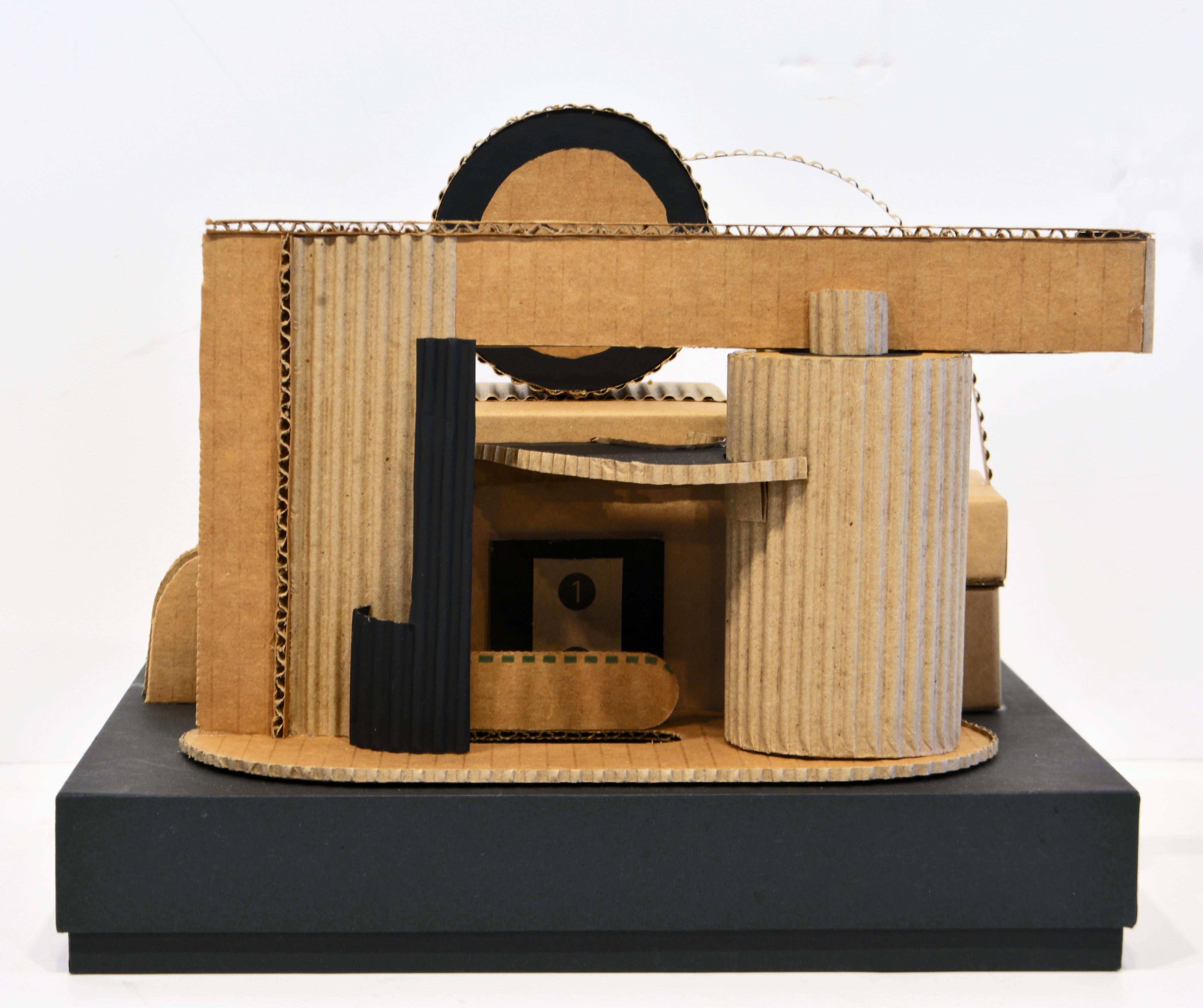Américain Sculpture de table en carton architecturale cubiste de style Bauhaus de Virgil Greca en vente