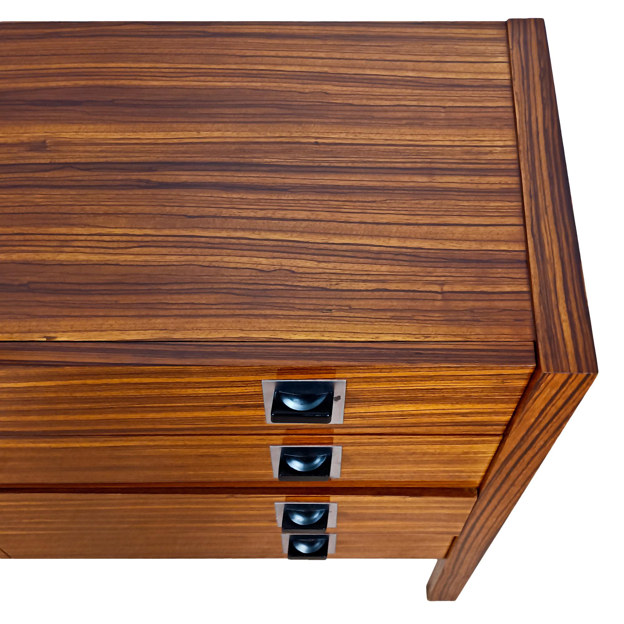 Alluminio Cassettiera cubista - Spagna 1960 in vendita