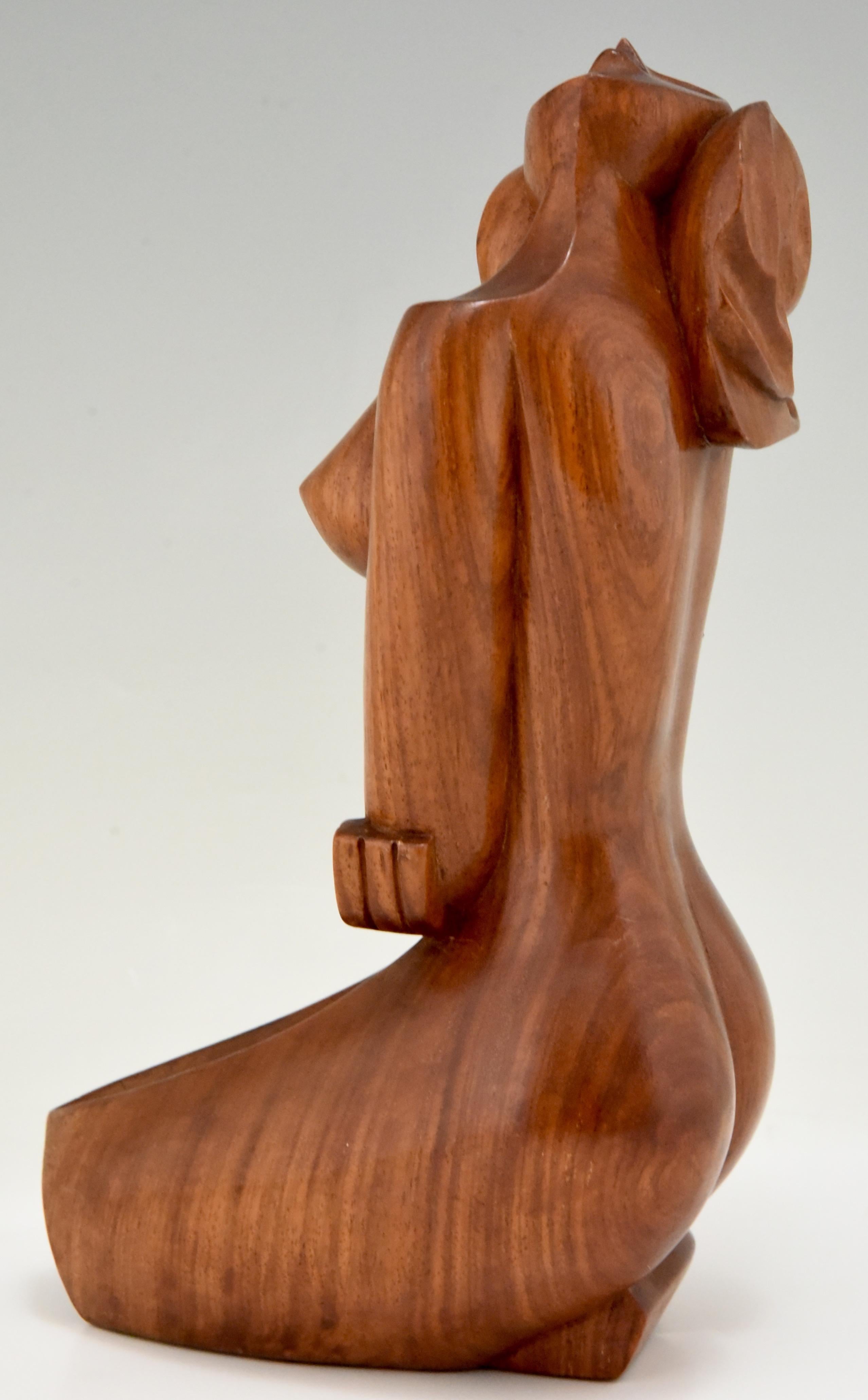 Cubist Hand Carved Wooden Sculpture of a Seated Nude, France, 1960 For Sale 1