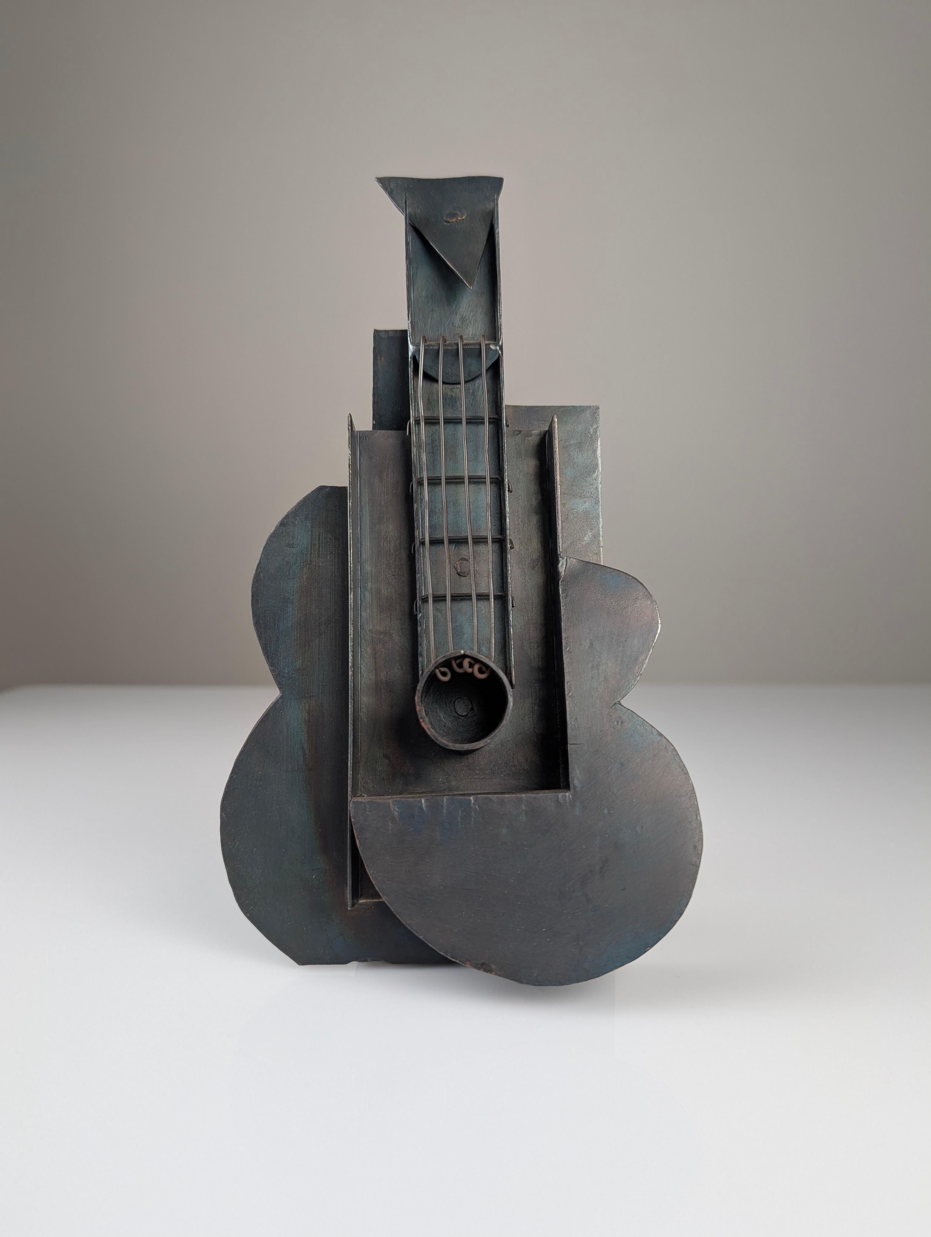 Sculpture cubiste « Guitare de Picasso » signée 20ème siècle 3