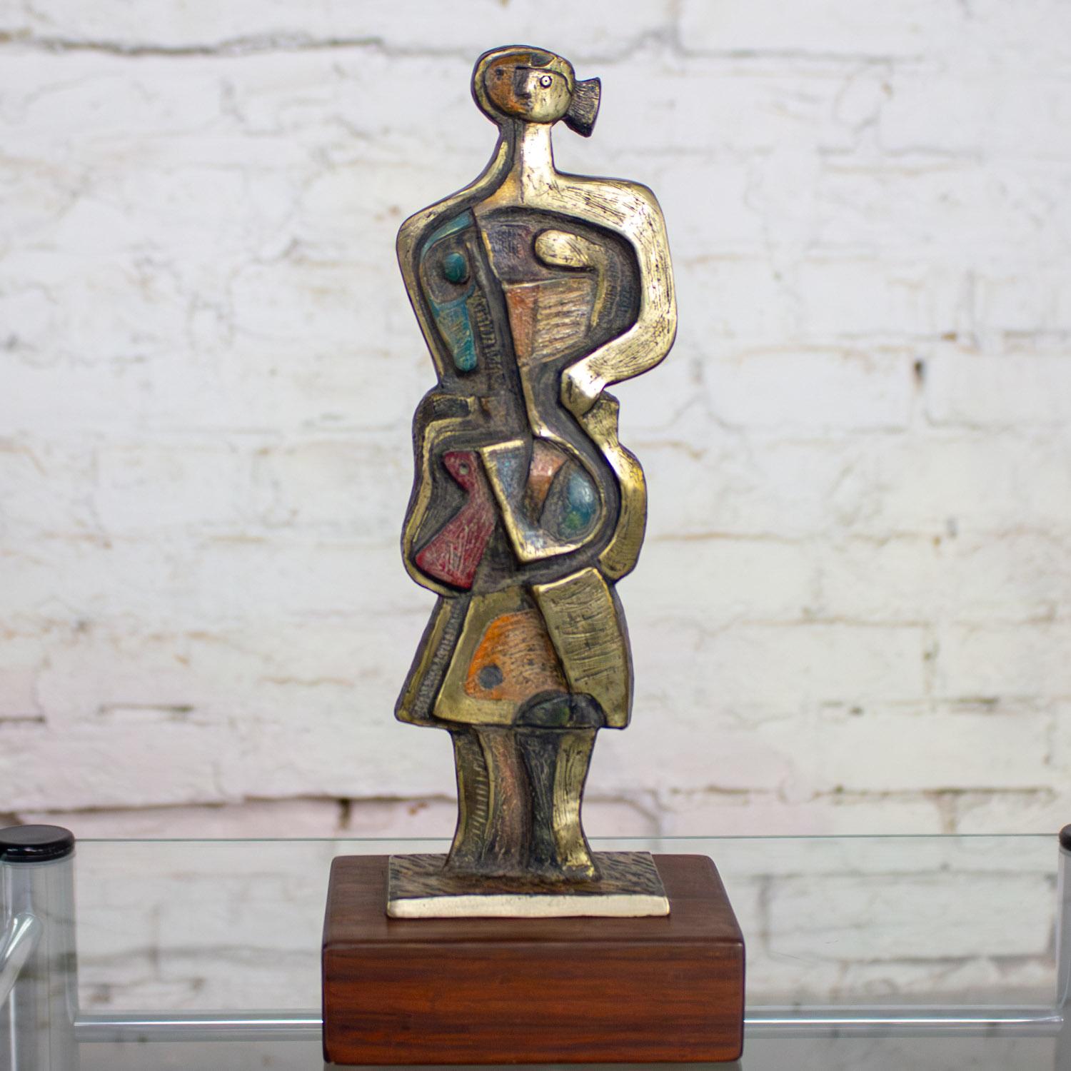 Magnificent 2002 Cubist style bronze sculpture signed by Jim Bass titled “Homage to Nancy Keith.” This is # 2 of 8 editions, mounted on a rectangular walnut base. Beautiful condition, keeping in mind that this is vintage and not new so will have