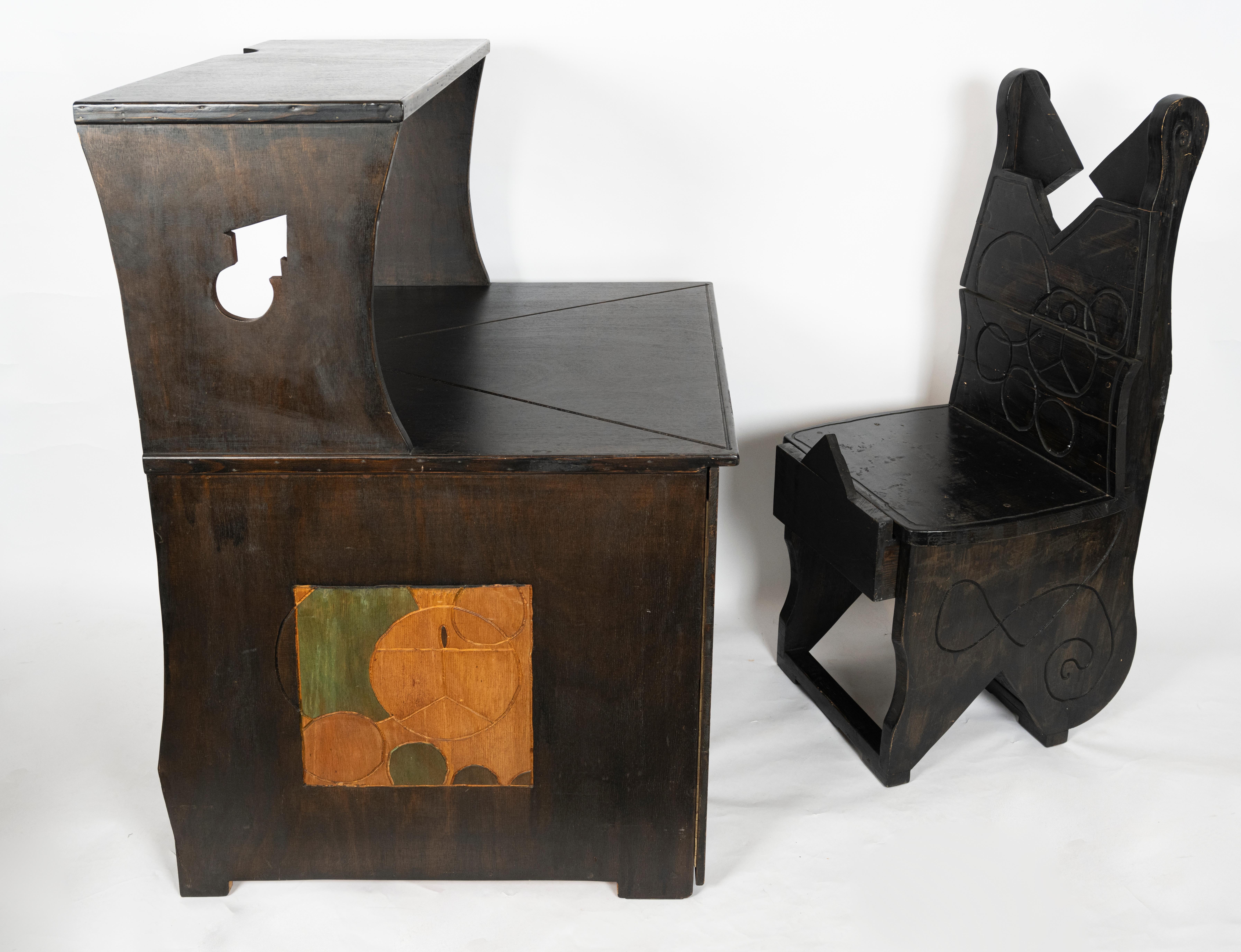 Schreibtisch und Stuhl im kubistischen Stil im Angebot 2