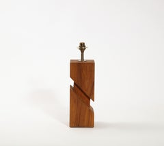 Lampe cubiste en bois, France, années 1960