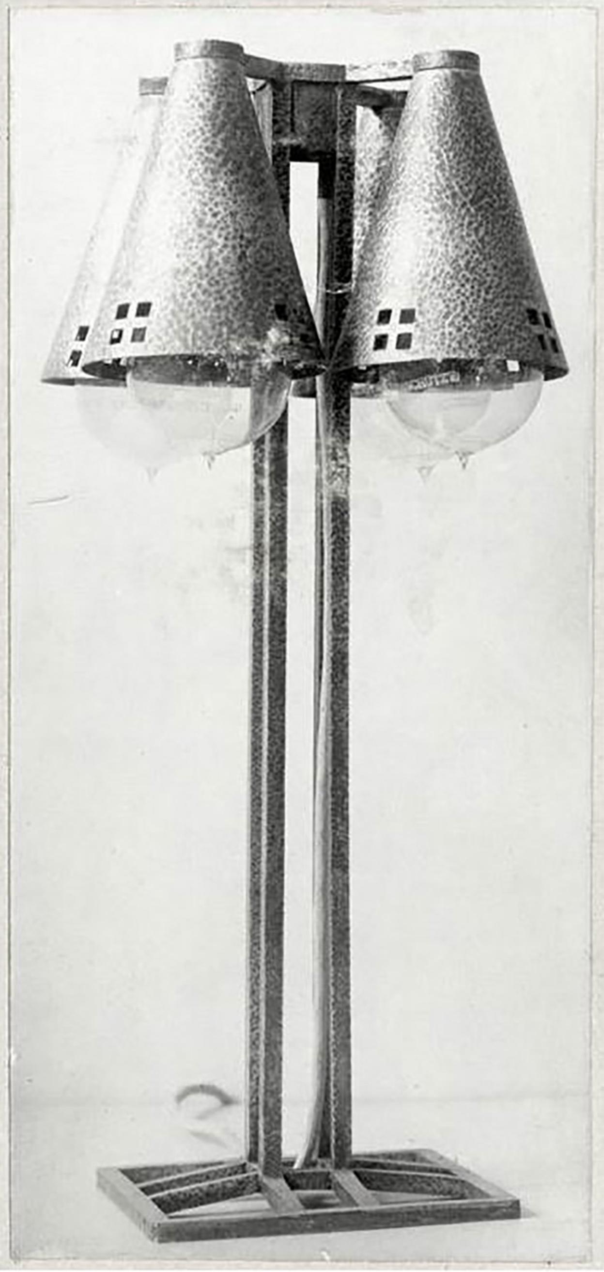 Hammered Cubistic Josef Hoffmann / Wiener Werkstätte Table Lamp, Re Edition For Sale