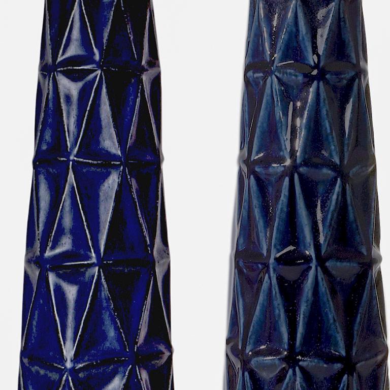 Cubistic Table Lamps with Faceted Reliefs Designed by Leon Galleto for Saxbo im Zustand „Hervorragend“ im Angebot in New York, NY