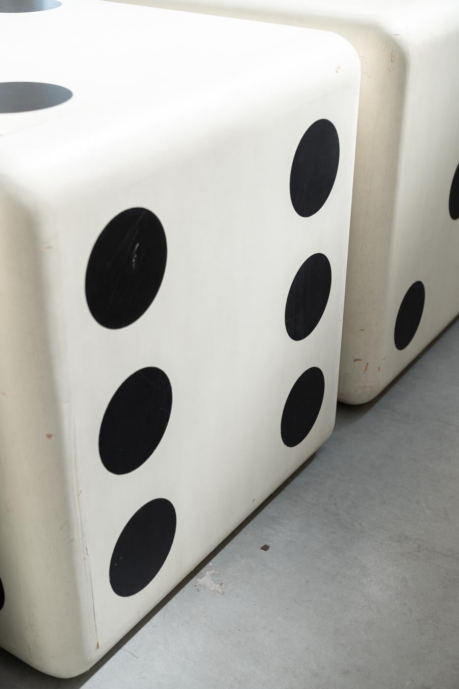 Cube à dés avec roues et deux tiroirs Années 1980 en vente 4