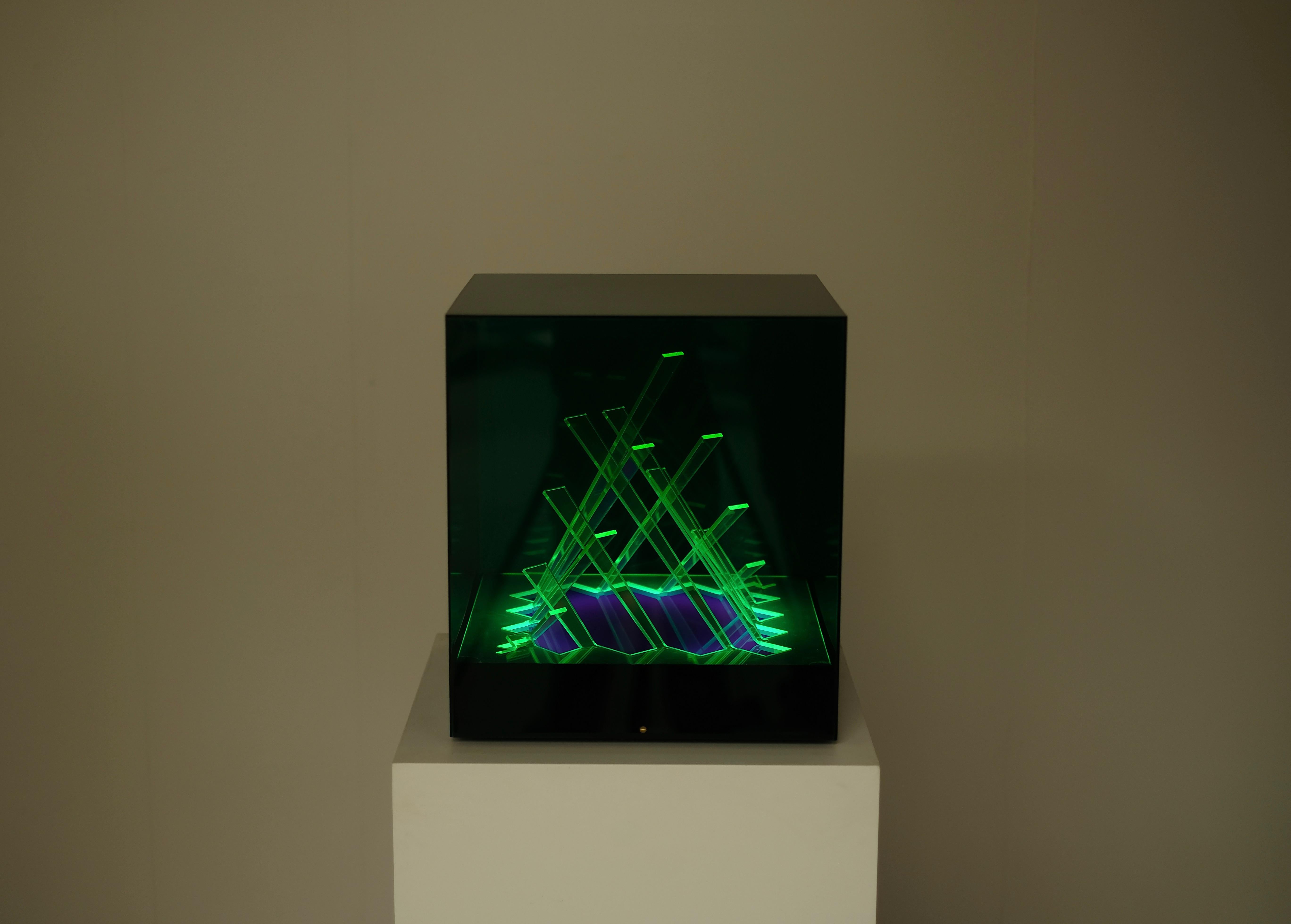 Kinetic Lamp model 