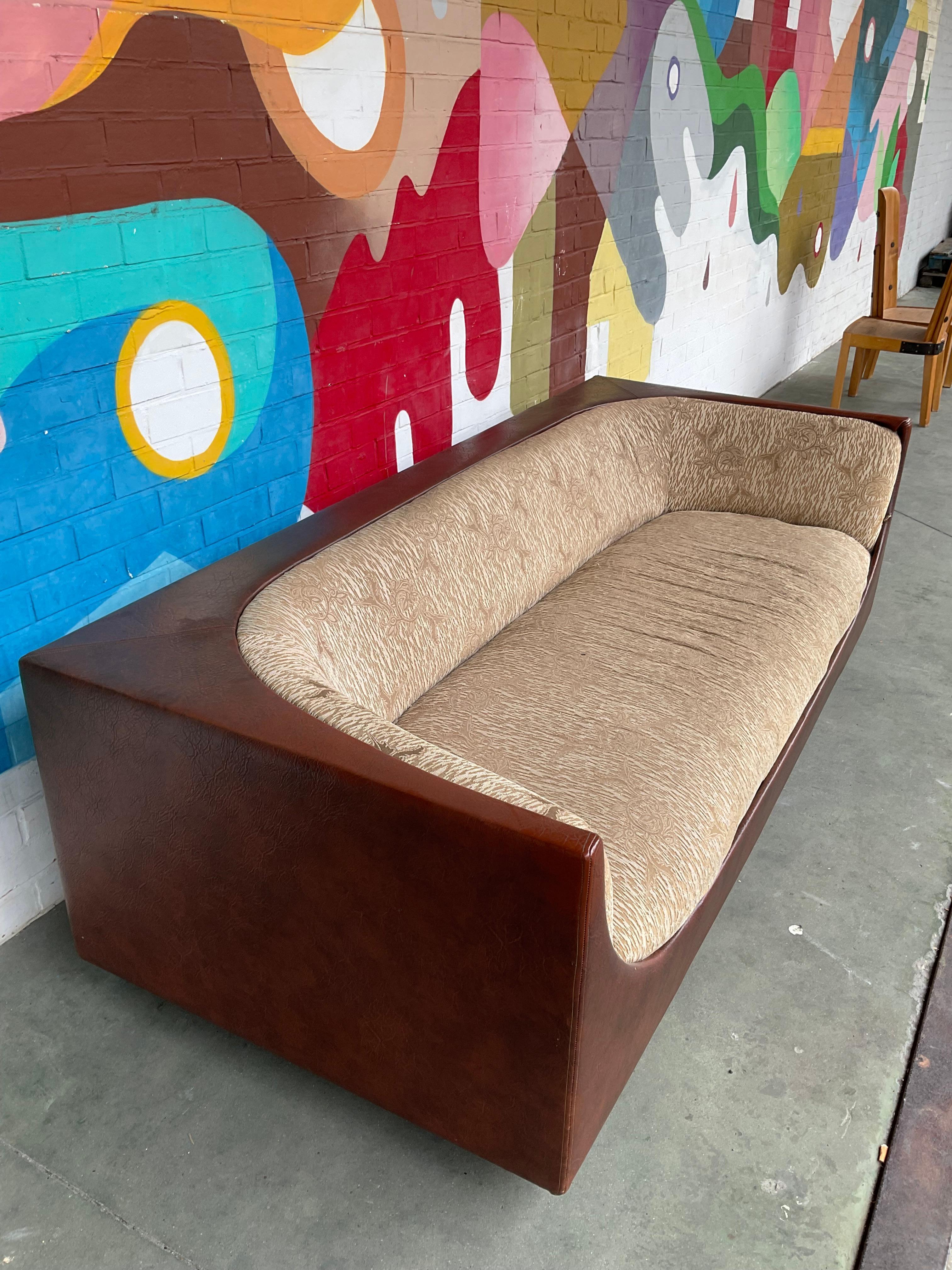 Sofá Cubo de Jorge Zalszupin en venta 6
