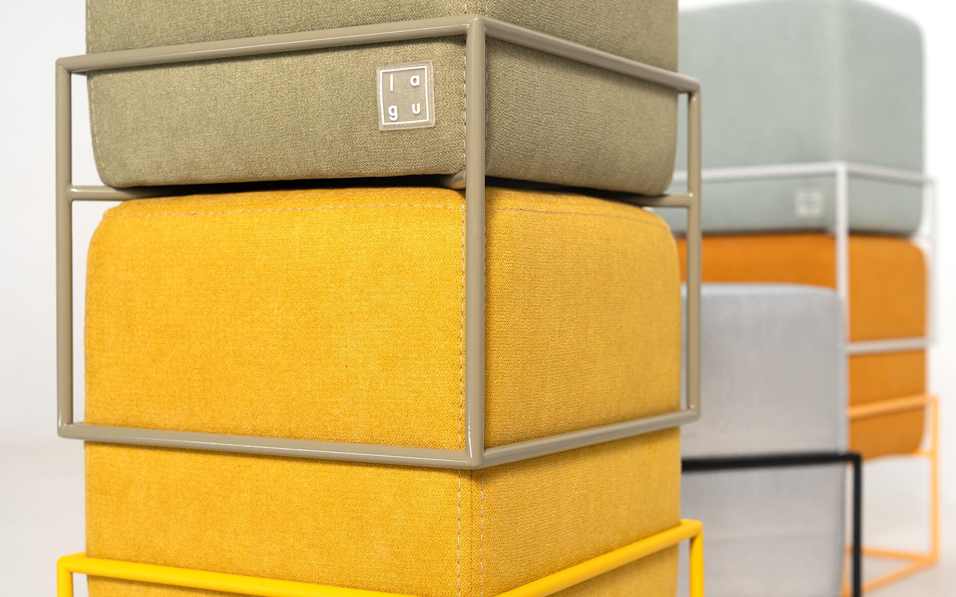 XXIe siècle et contemporain Pouf empilable Cubo jaune de LAGU en vente