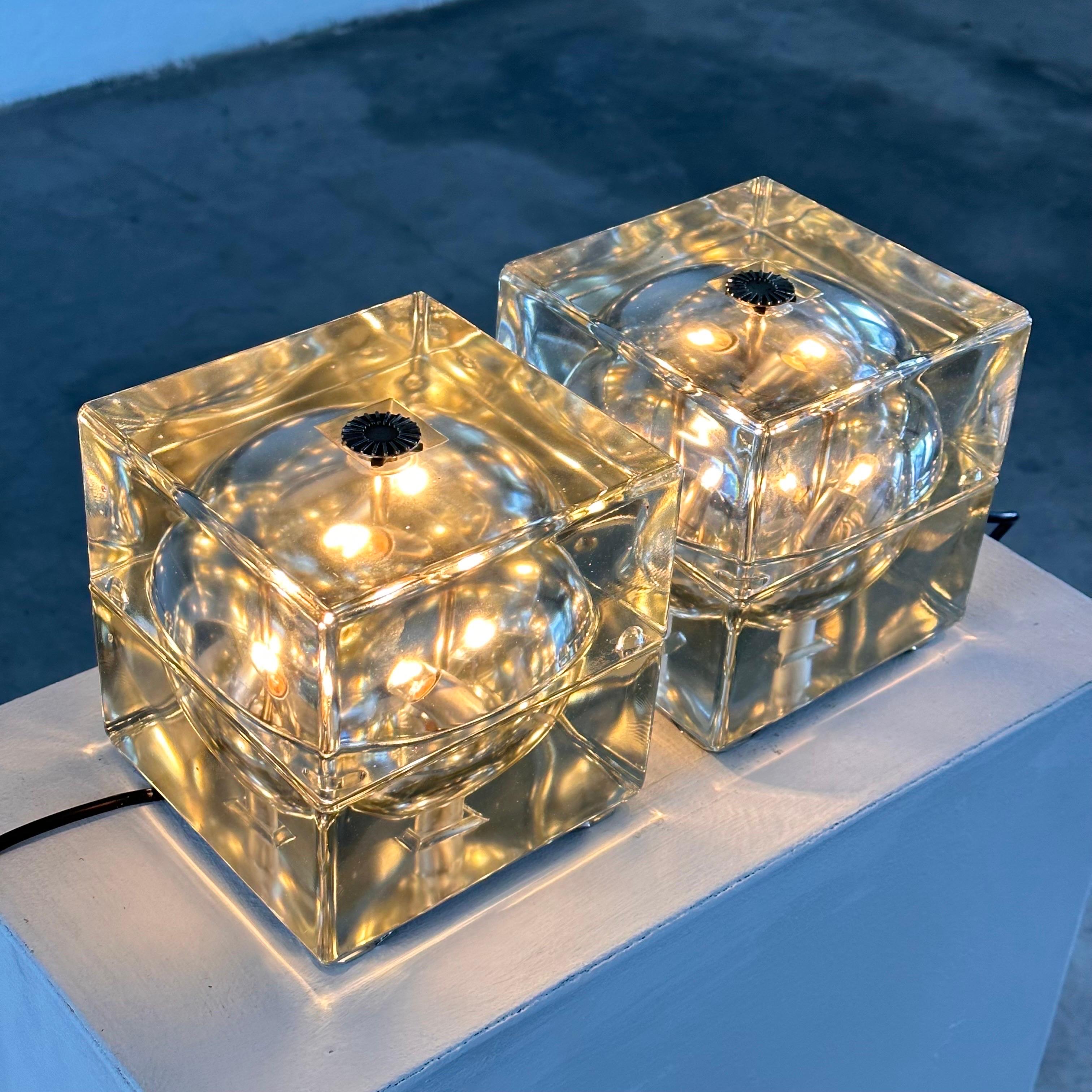 “Cubosfera” Pair Table Lamps by Alessandro Mendini for Fidenza Vetraria, 1960s In Good Condition For Sale In Brescia , Brescia