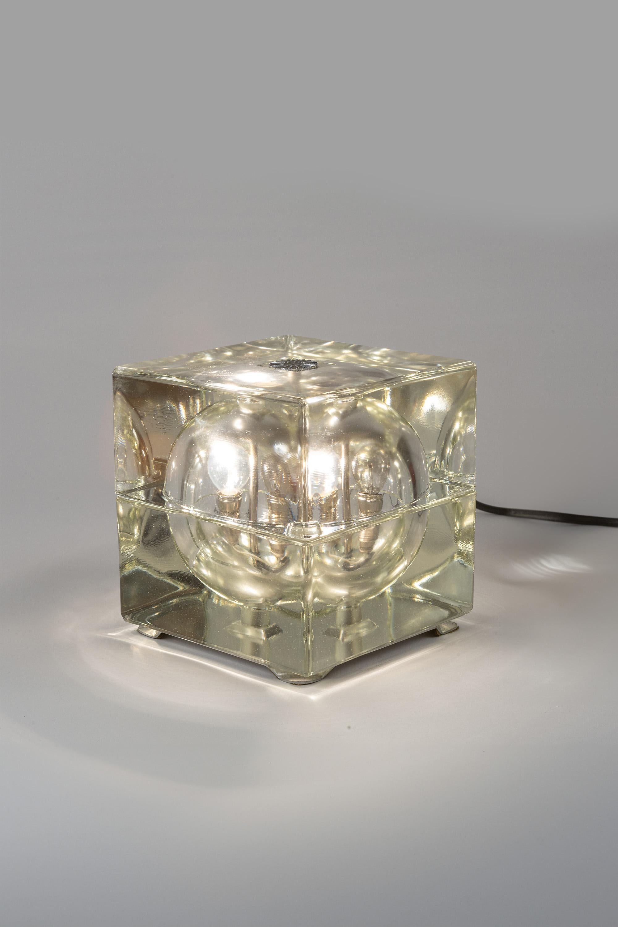 Mid-Century Modern 'Cubosfera' table lamp For Sale