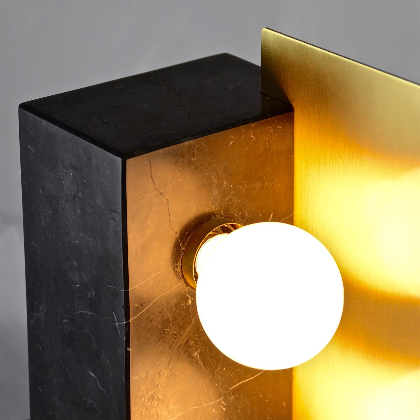 Cubus in Satin Marquinha Marble and Satin Brass Table Lamp In New Condition For Sale In Milan, IT