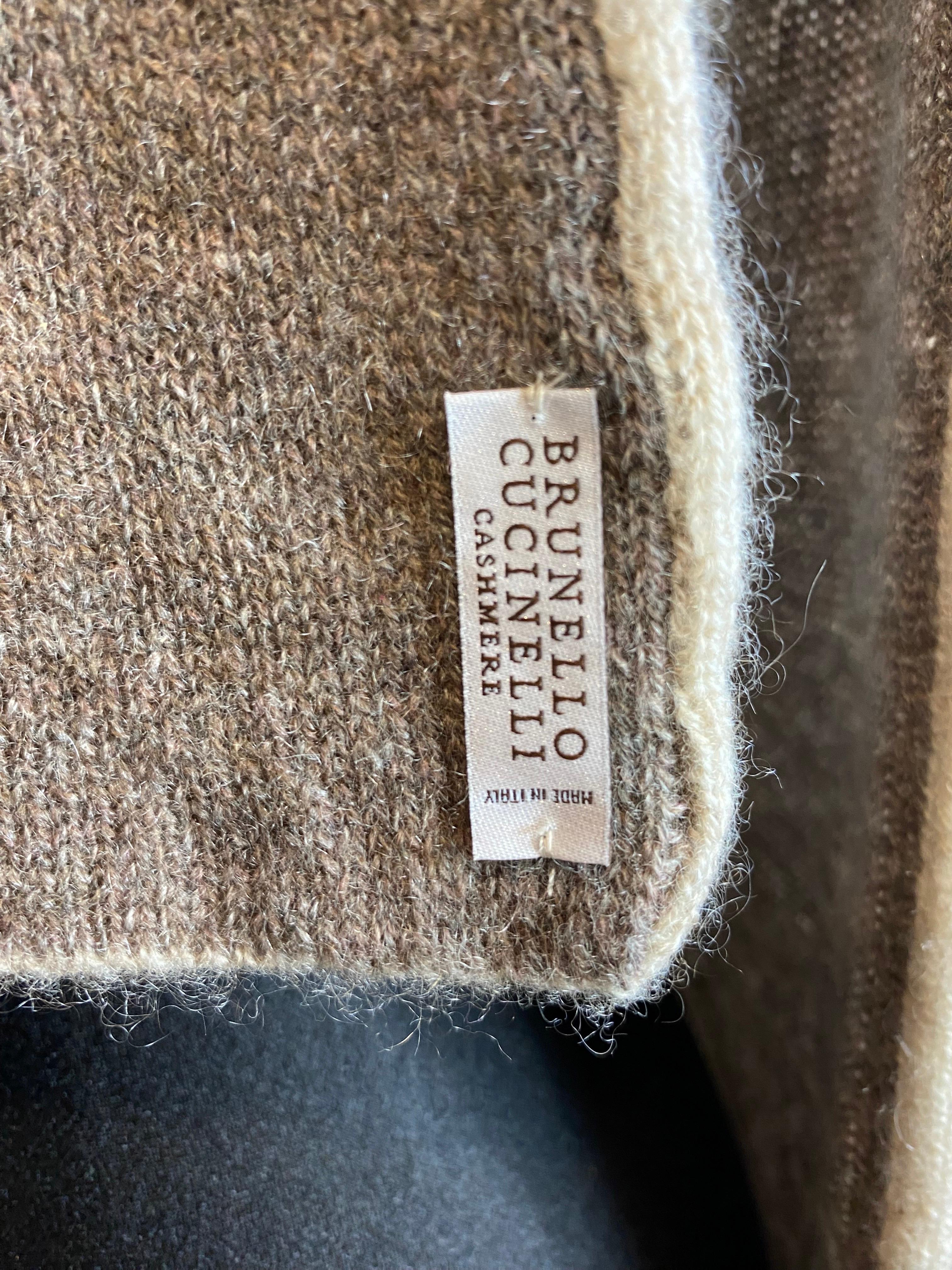 Cucinelli scarf In New Condition For Sale In Carnate, IT